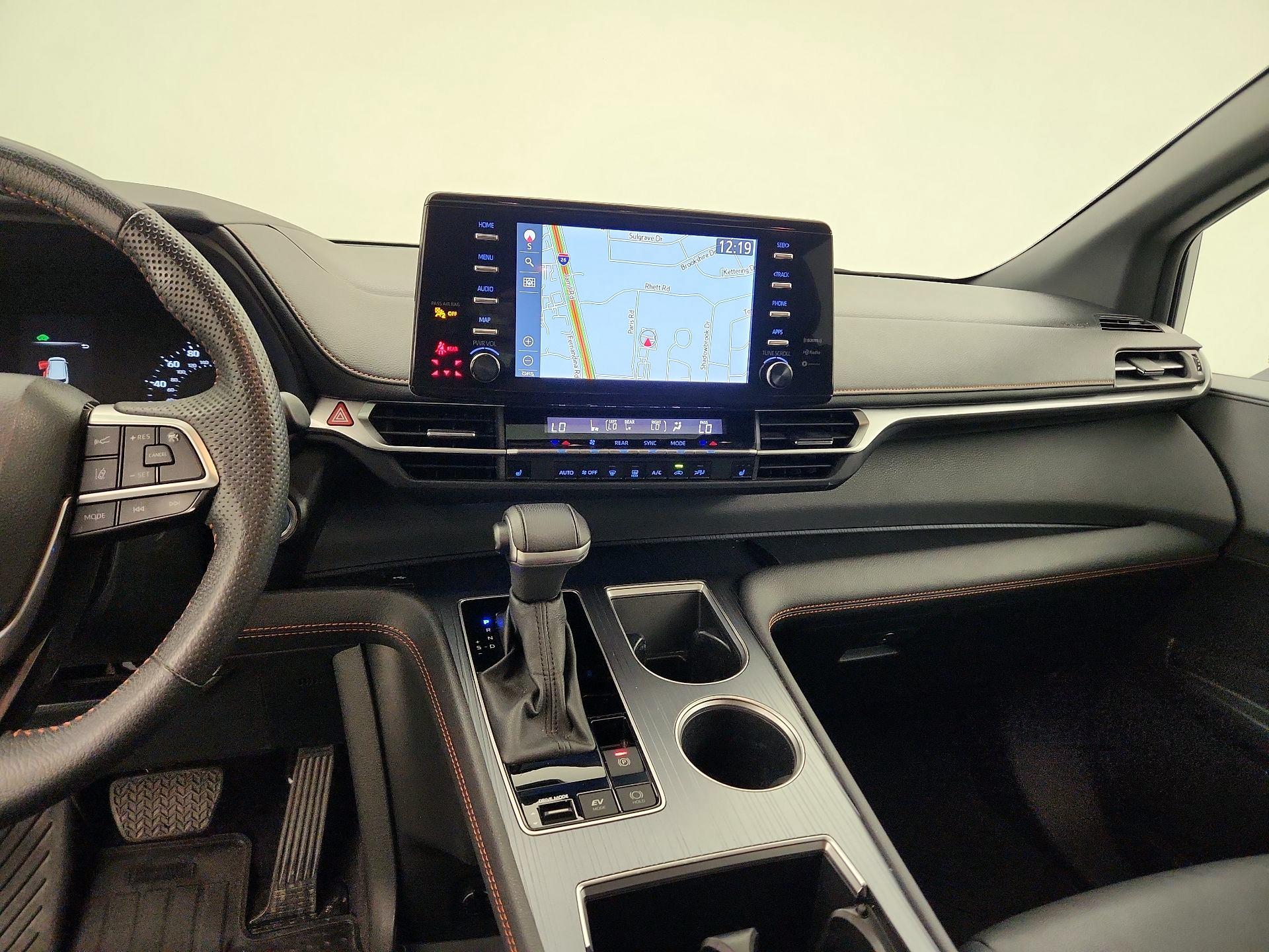 Thumbnail: 2024 Toyota Sienna - 9
