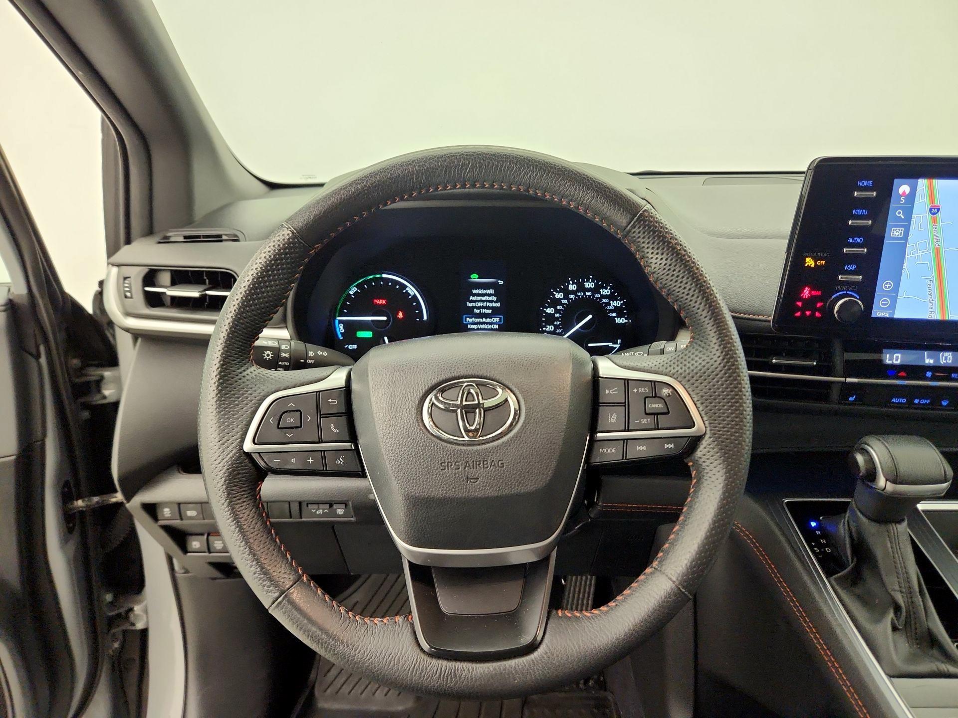 Thumbnail: 2024 Toyota Sienna - 10