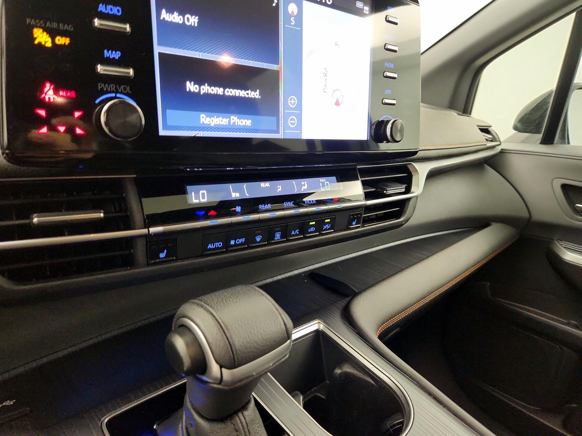 Thumbnail: 2024 Toyota Sienna - 17