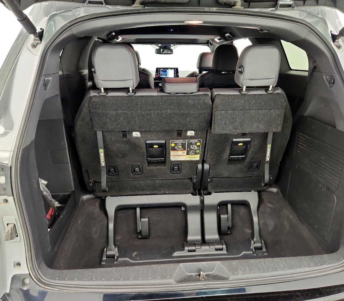 Trunk/Cargo (Seats Up)