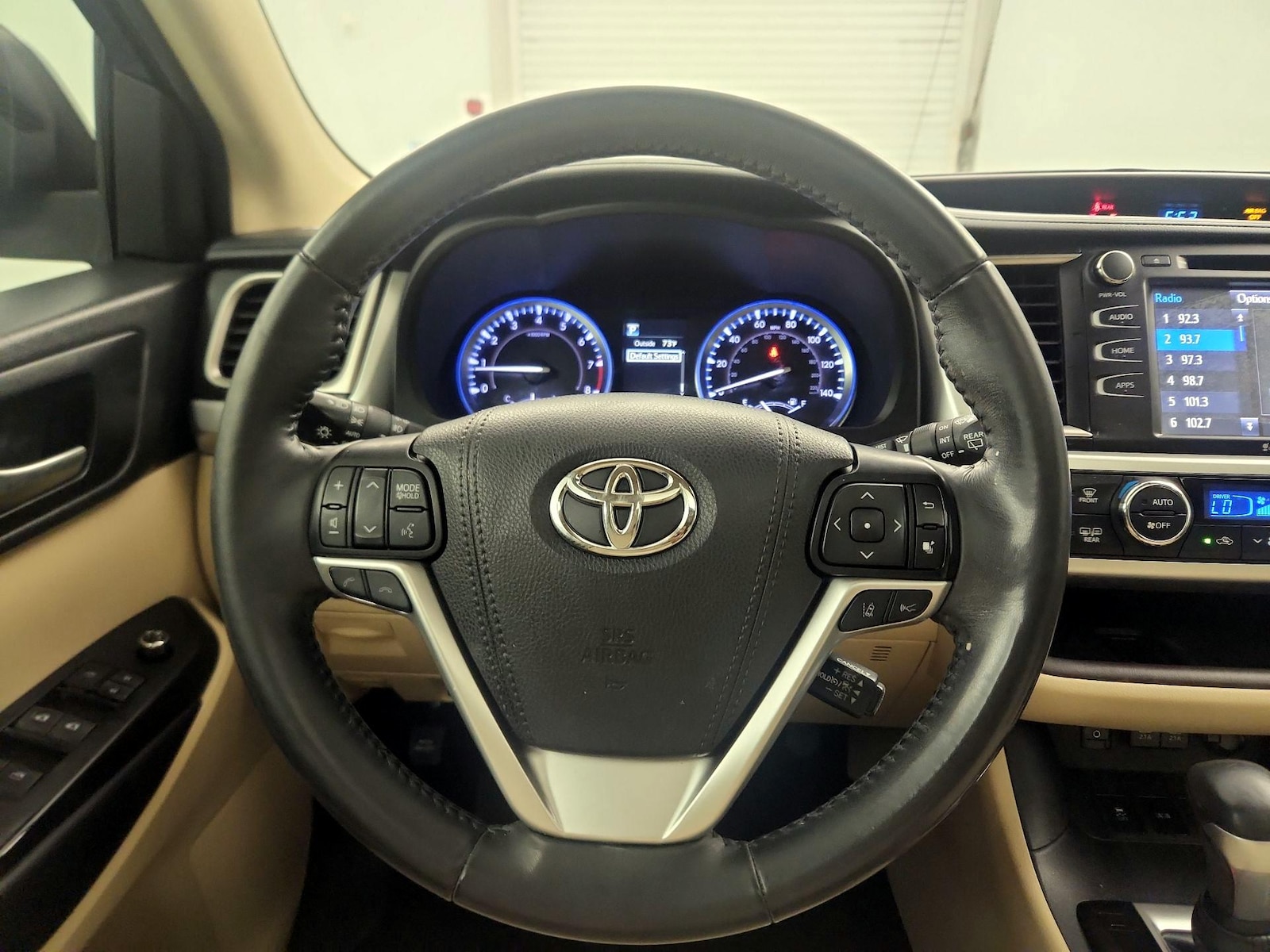 2019 Toyota Highlander XLE - Photo 11