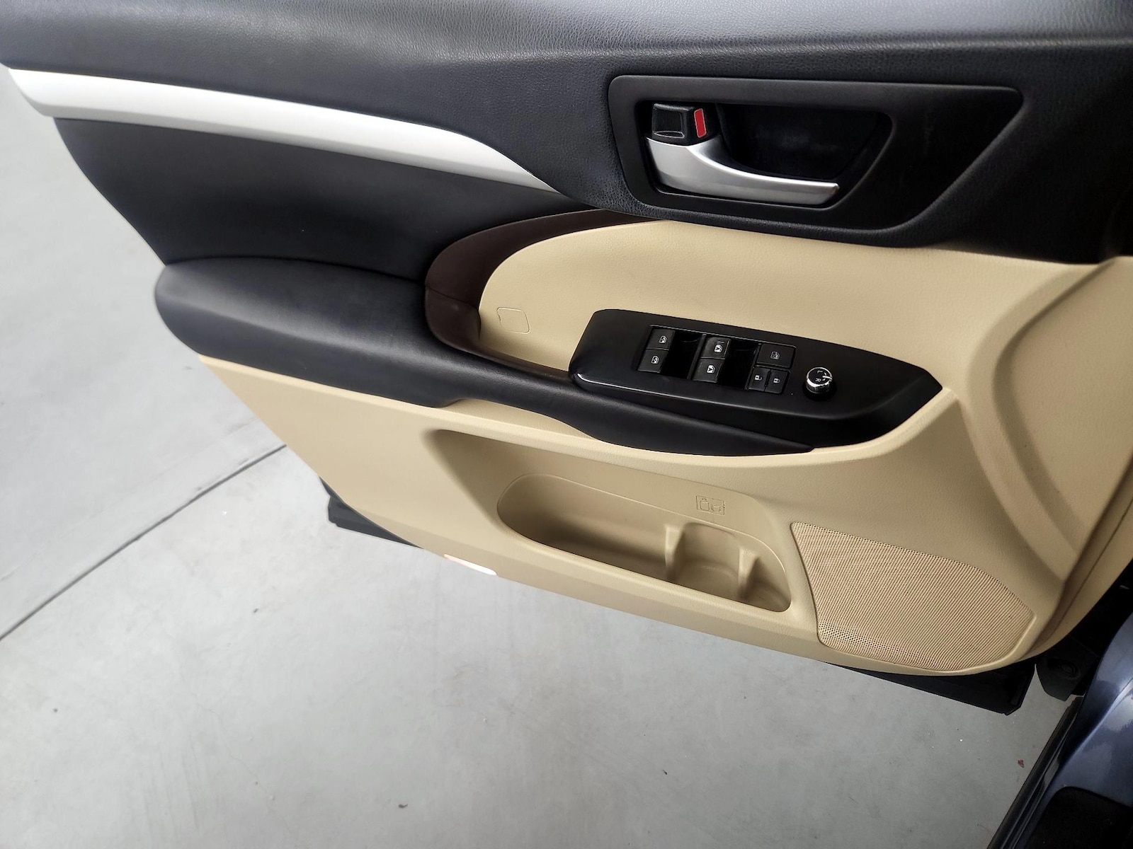 2019 Toyota Highlander XLE - Photo 13