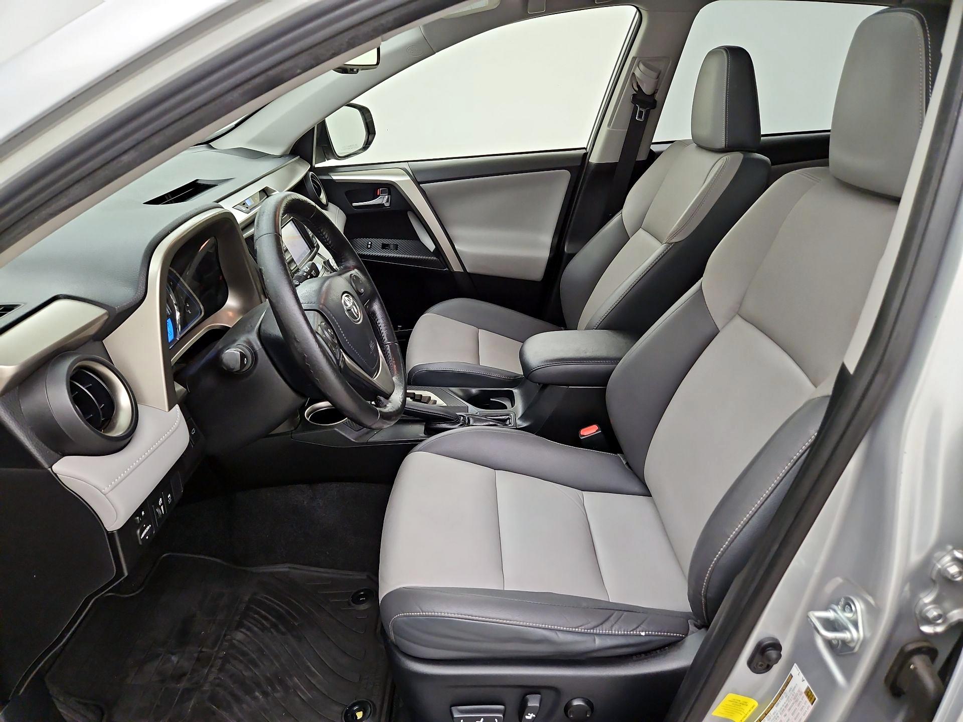 Thumbnail: 2015 Toyota RAV4 - 11