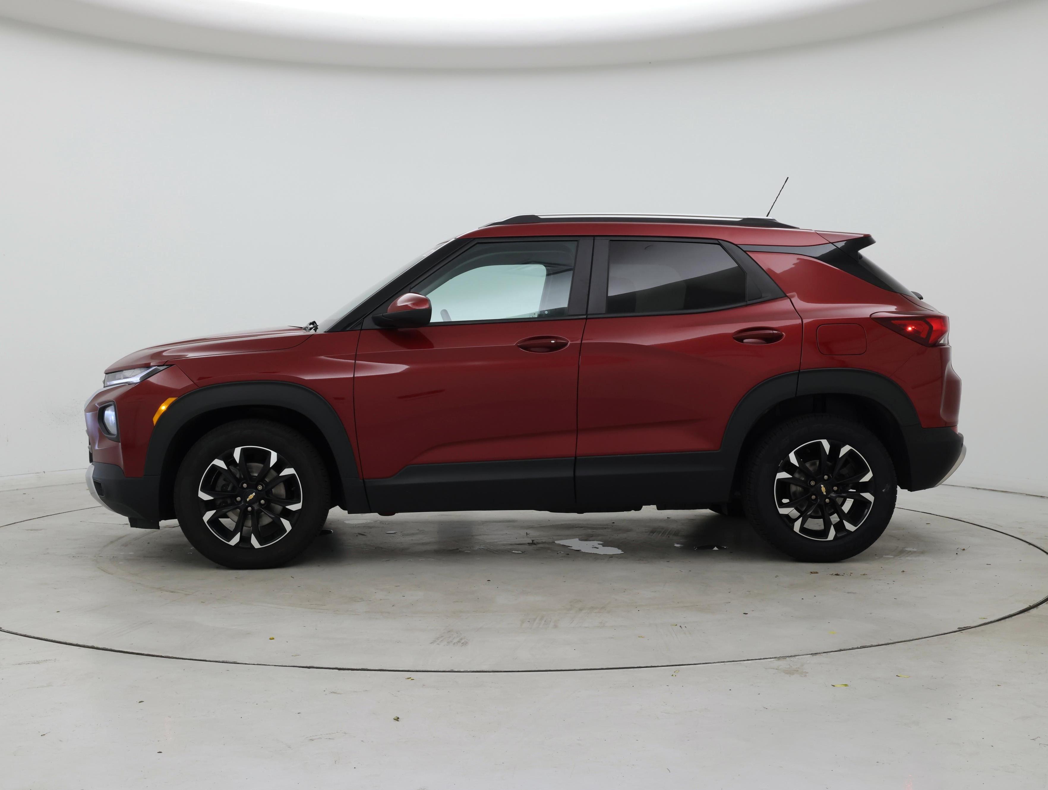 Thumbnail: 2021 Chevrolet TrailBlazer - 3
