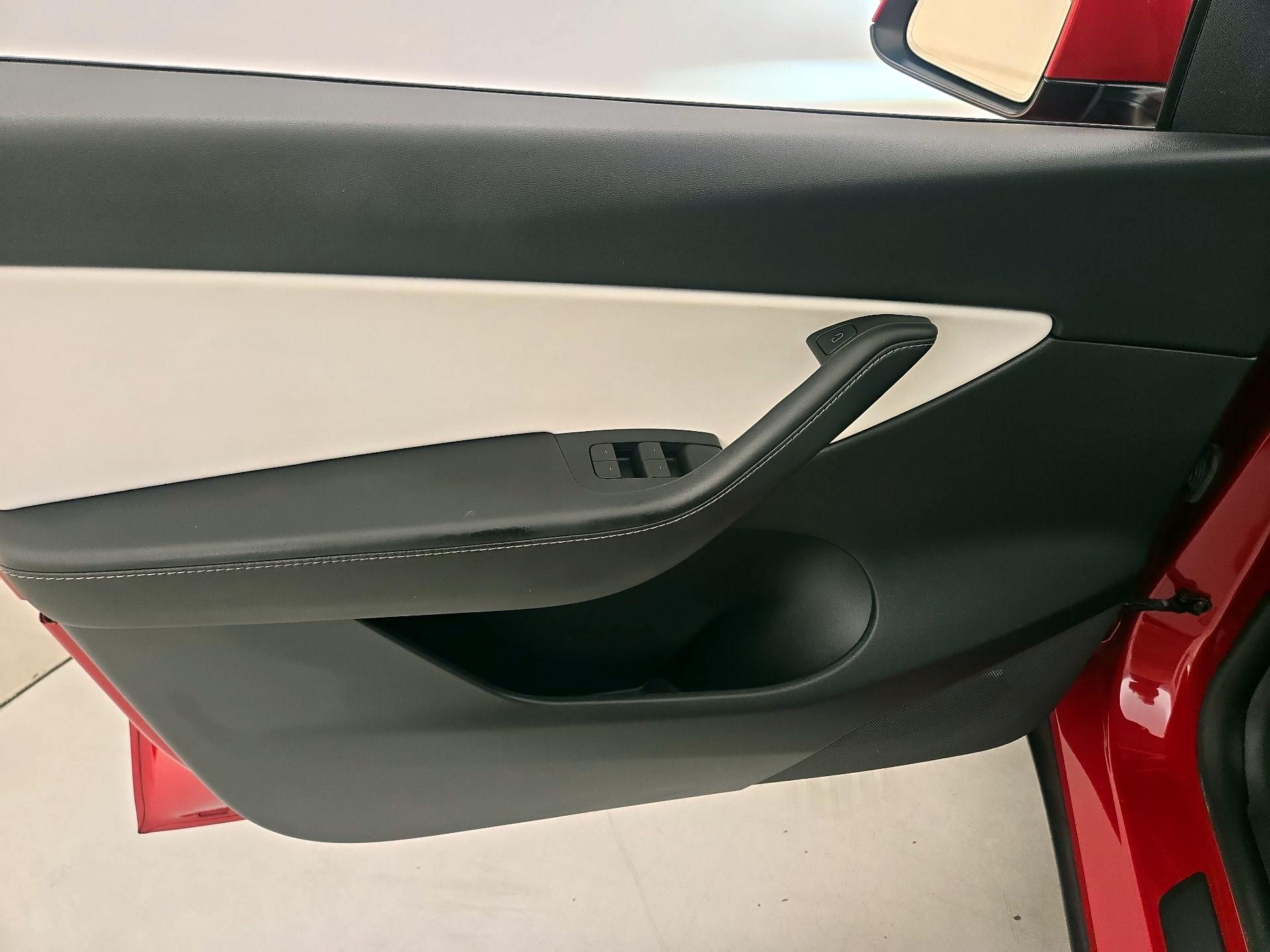 Thumbnail: 2022 Tesla Model Y - 12