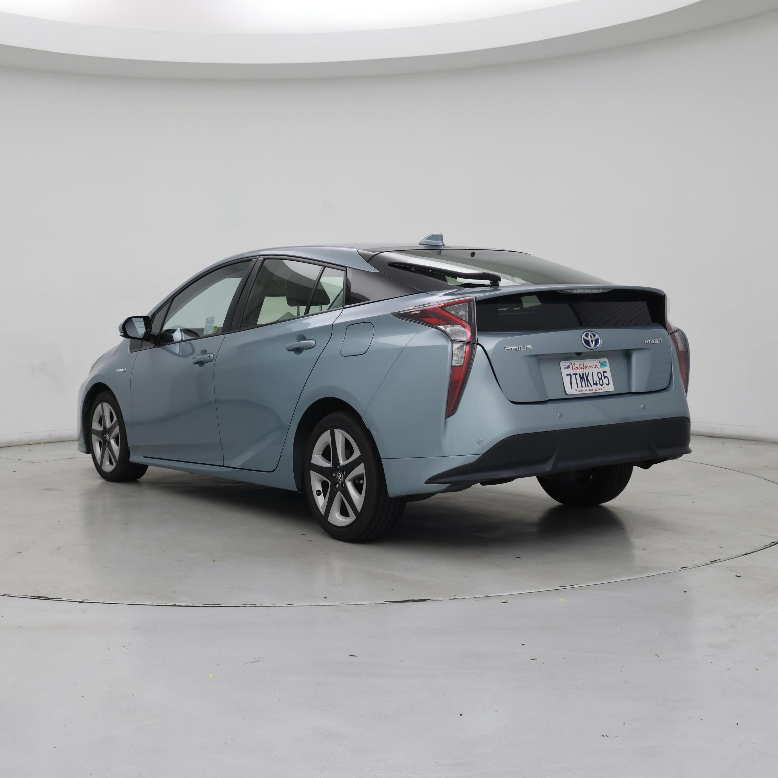 Thumbnail: 2016 Toyota Prius - 2