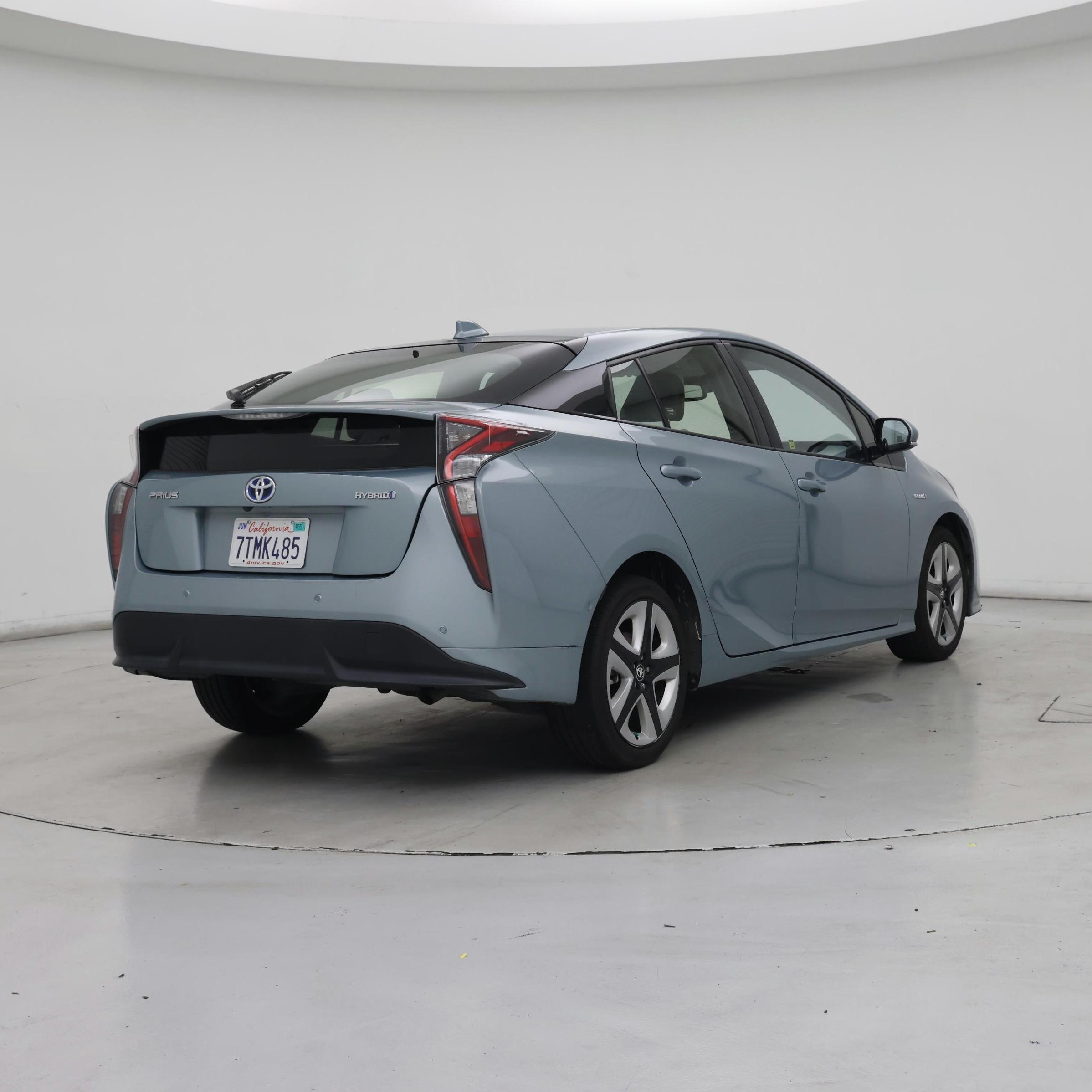 Thumbnail: 2016 Toyota Prius - 8