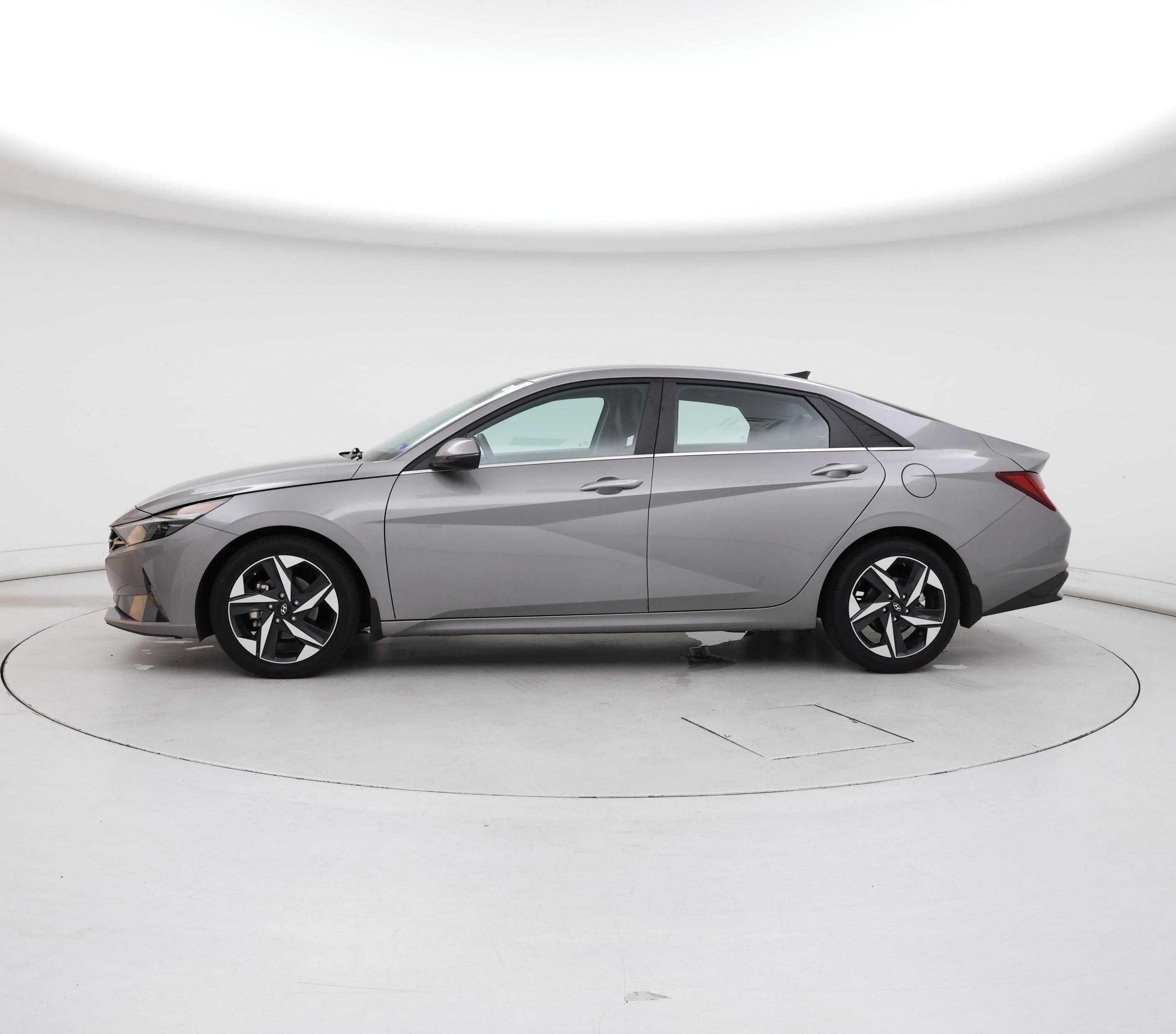 Thumbnail: 2023 Hyundai Elantra - 3