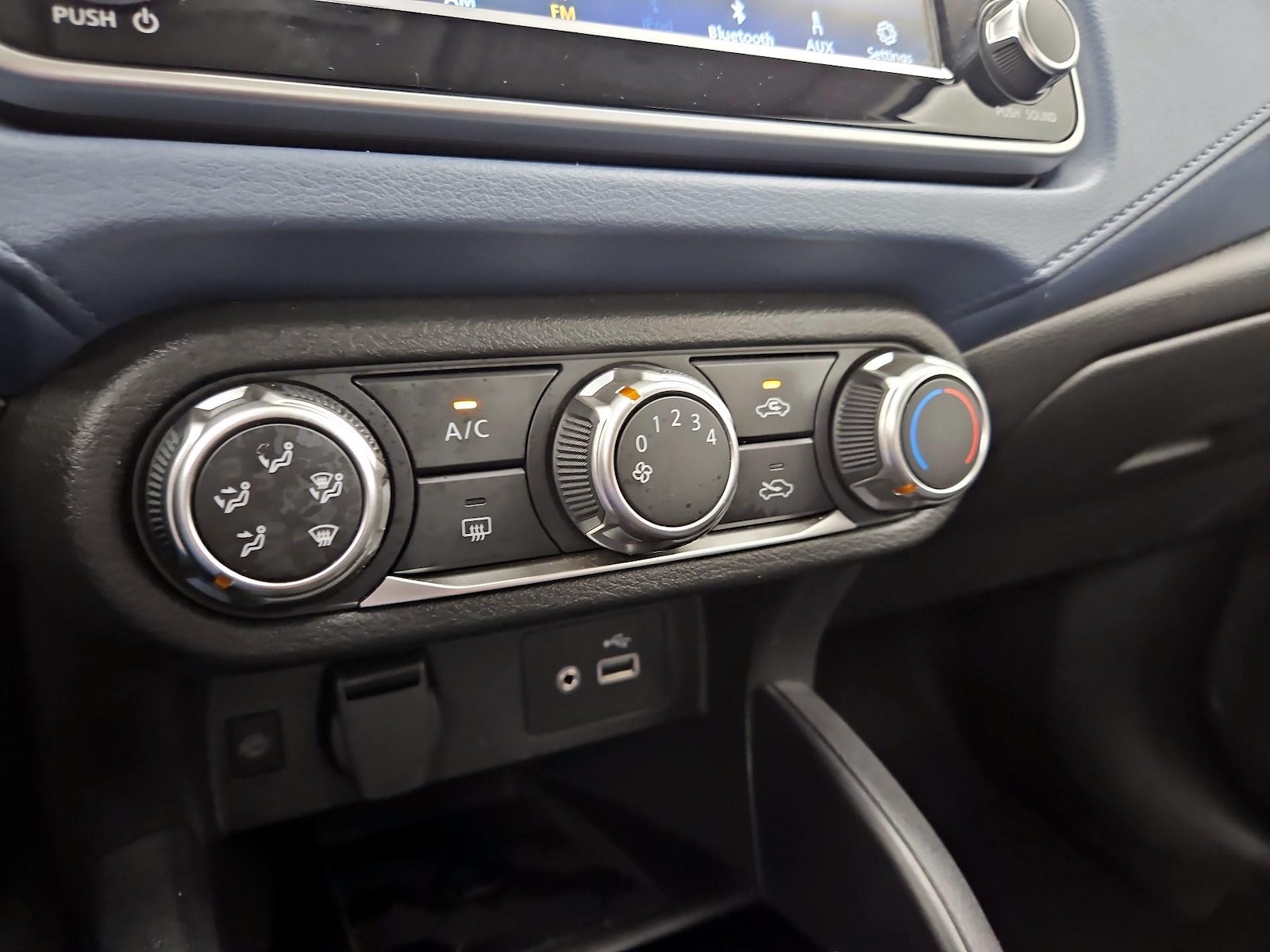 2025 Nissan Versa Sedan SV - Photo 17