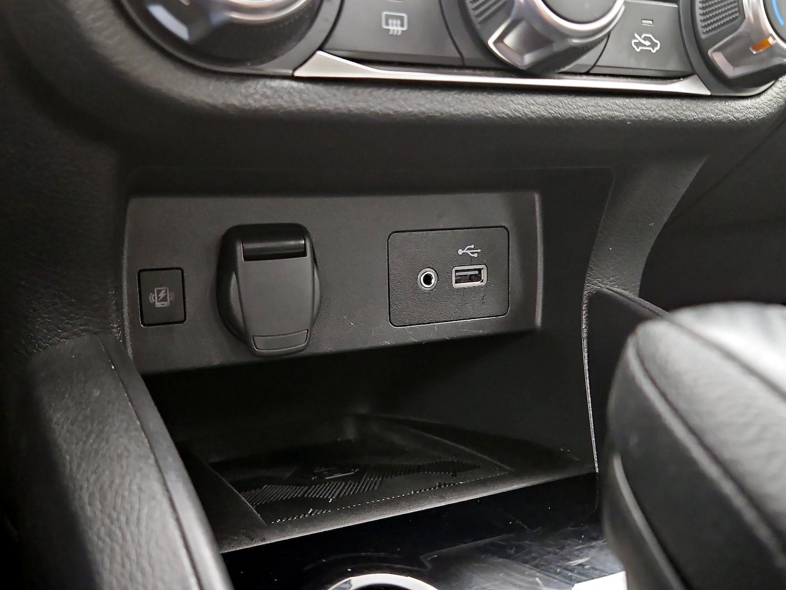 2025 Nissan Versa Sedan SV - Photo 19