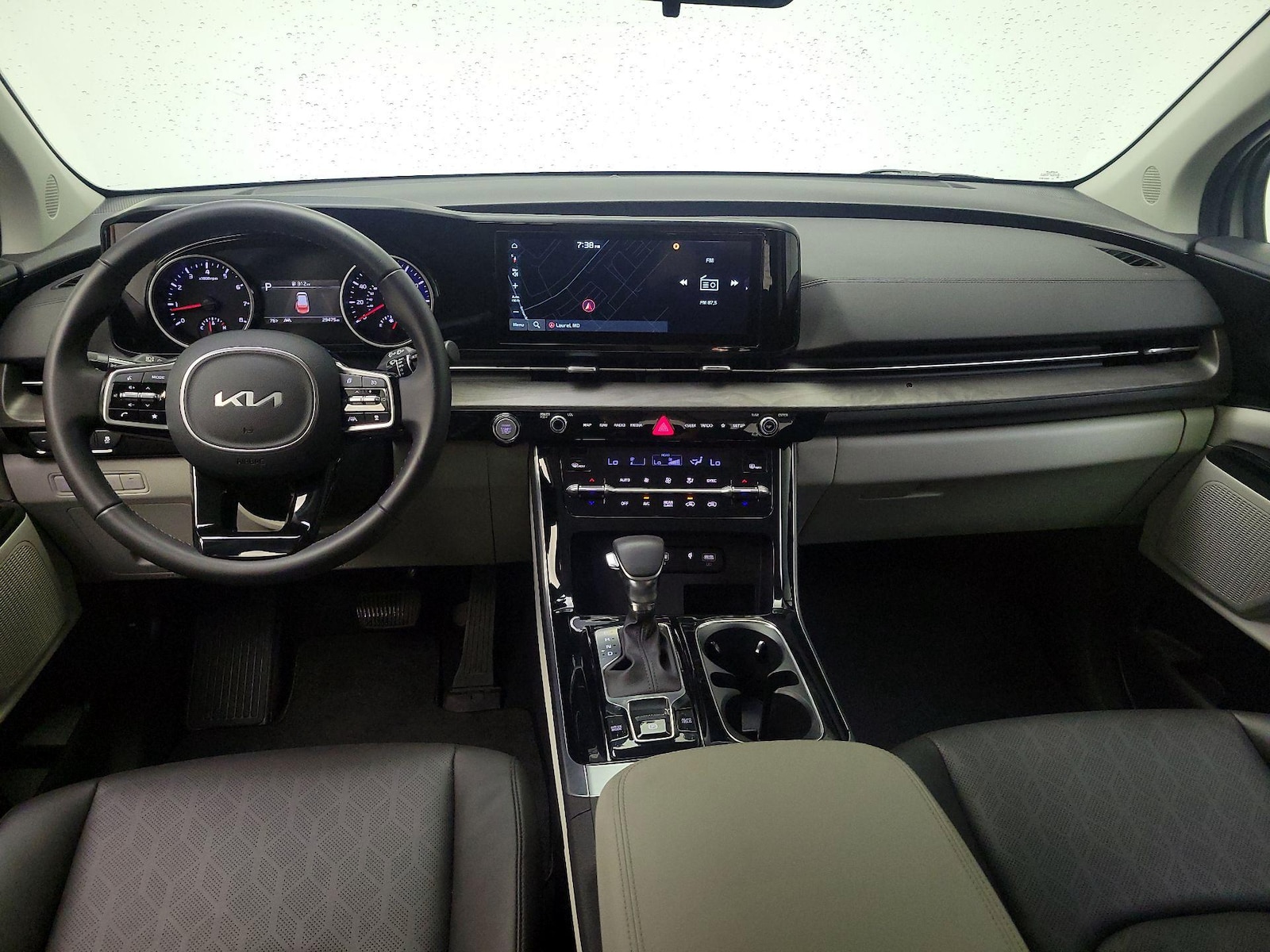 2024 Kia Carnival EX - Photo 10