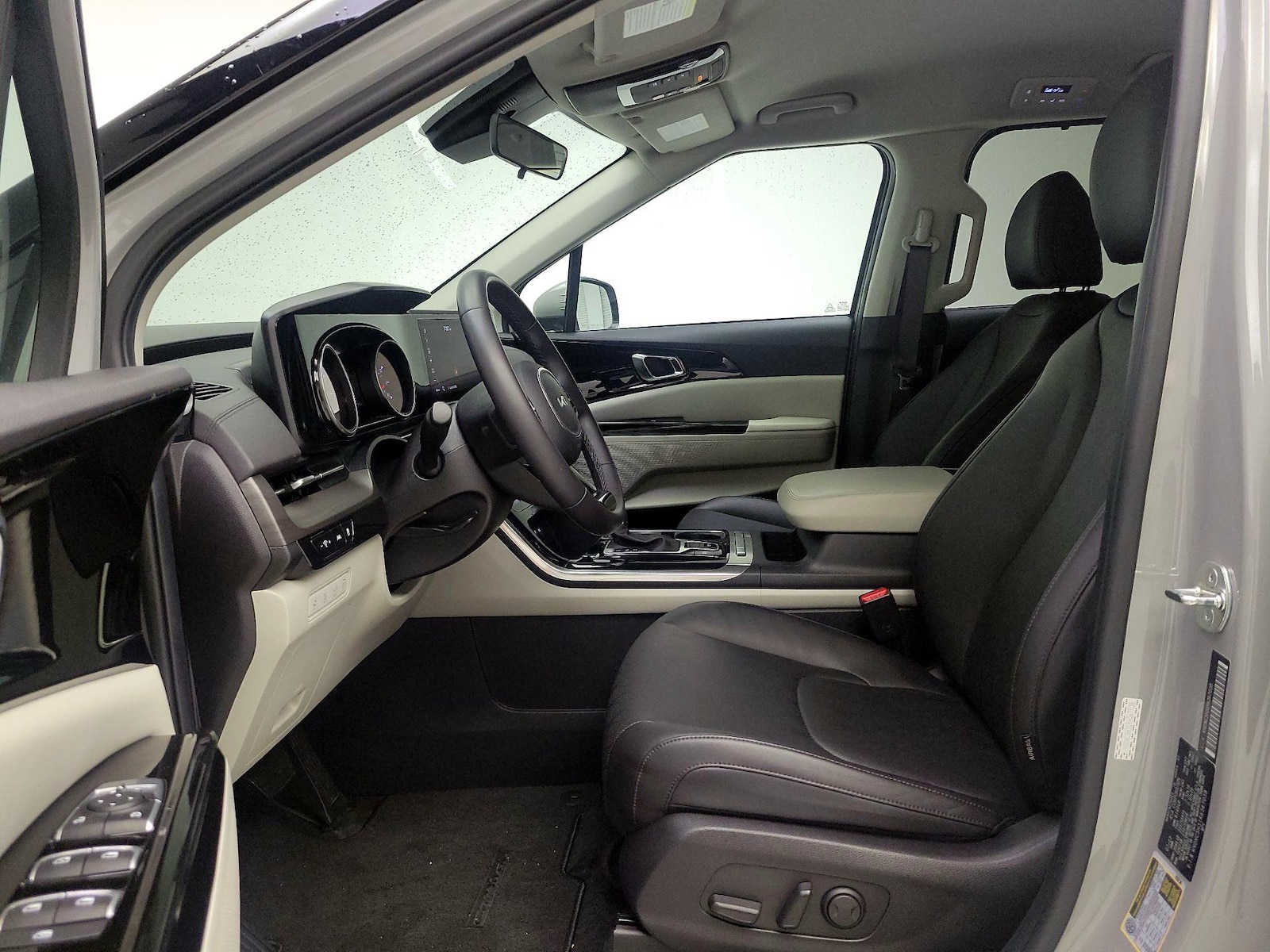 2024 Kia Carnival EX - Photo 12