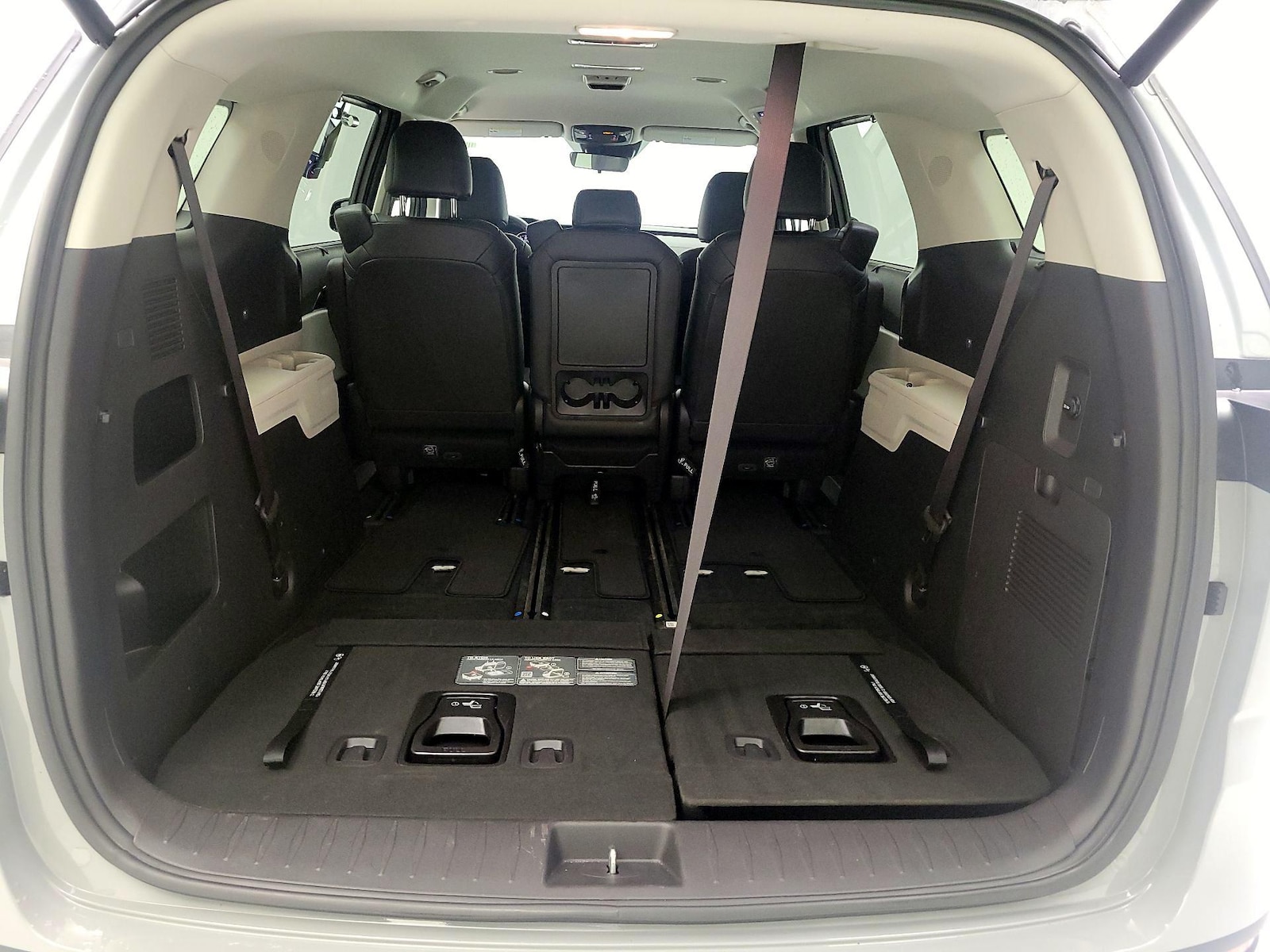 2024 Kia Carnival EX - Photo 24