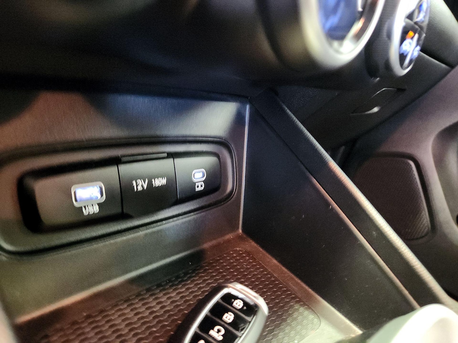 2024 Hyundai Venue SEL - Photo 19