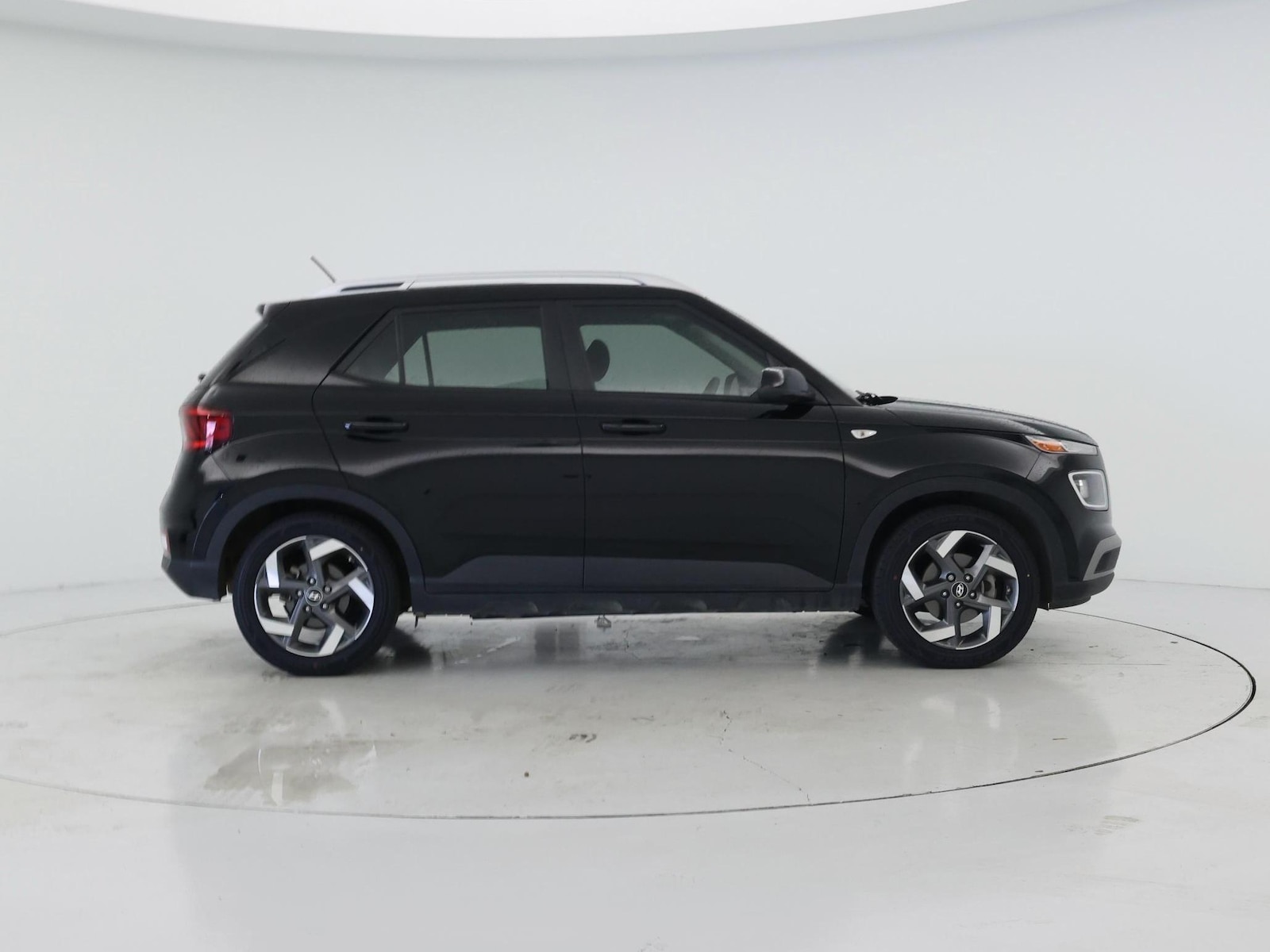 2024 Hyundai Venue SEL - Photo 8