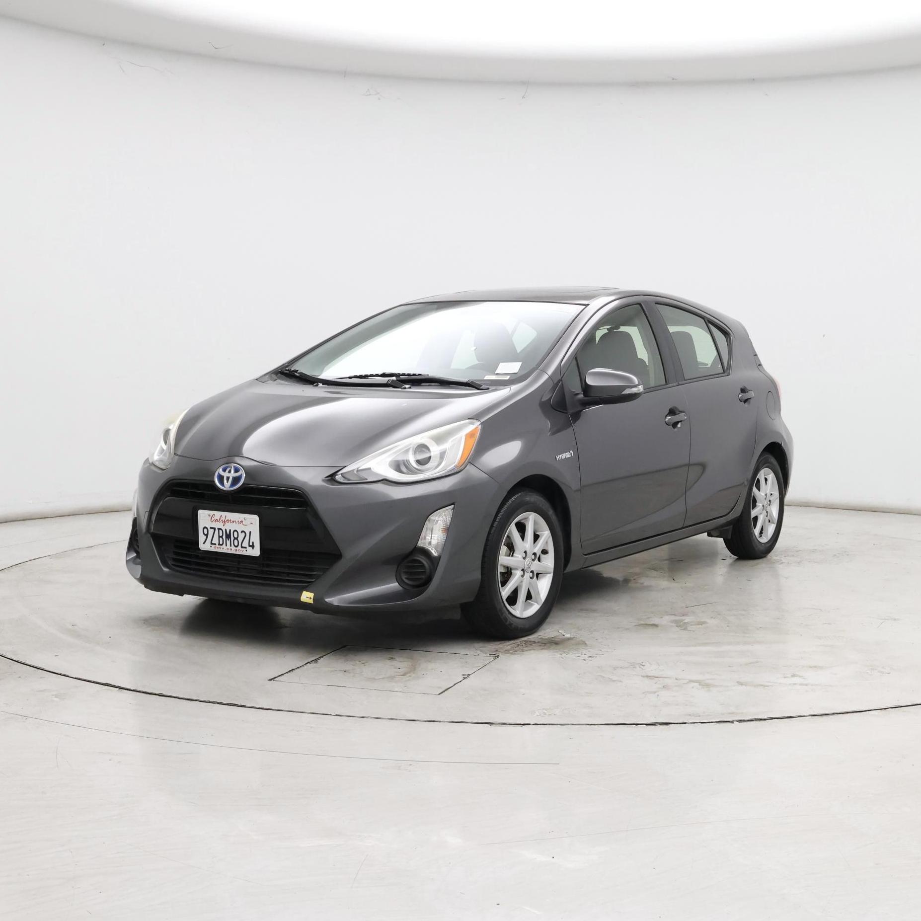 Thumbnail: 2015 Toyota Prius c - 4