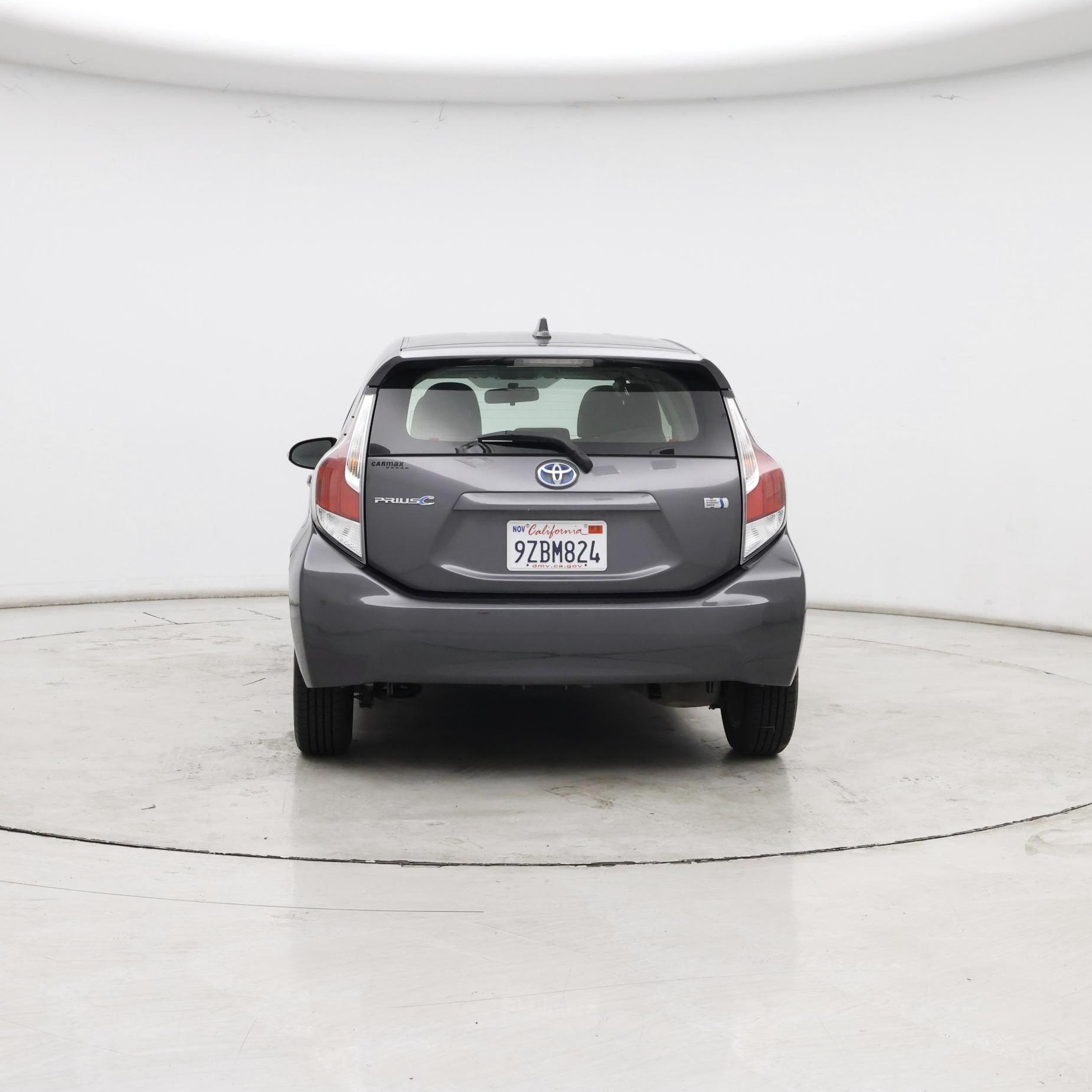 Thumbnail: 2015 Toyota Prius c - 6