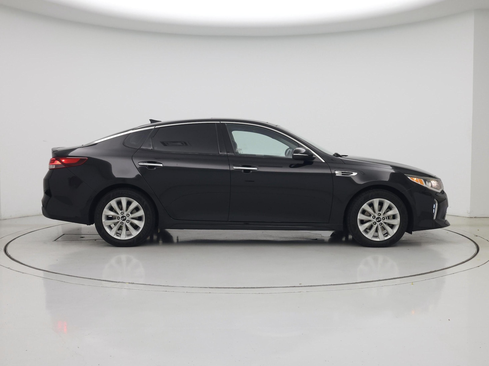 2018 Kia Optima S - Photo 8
