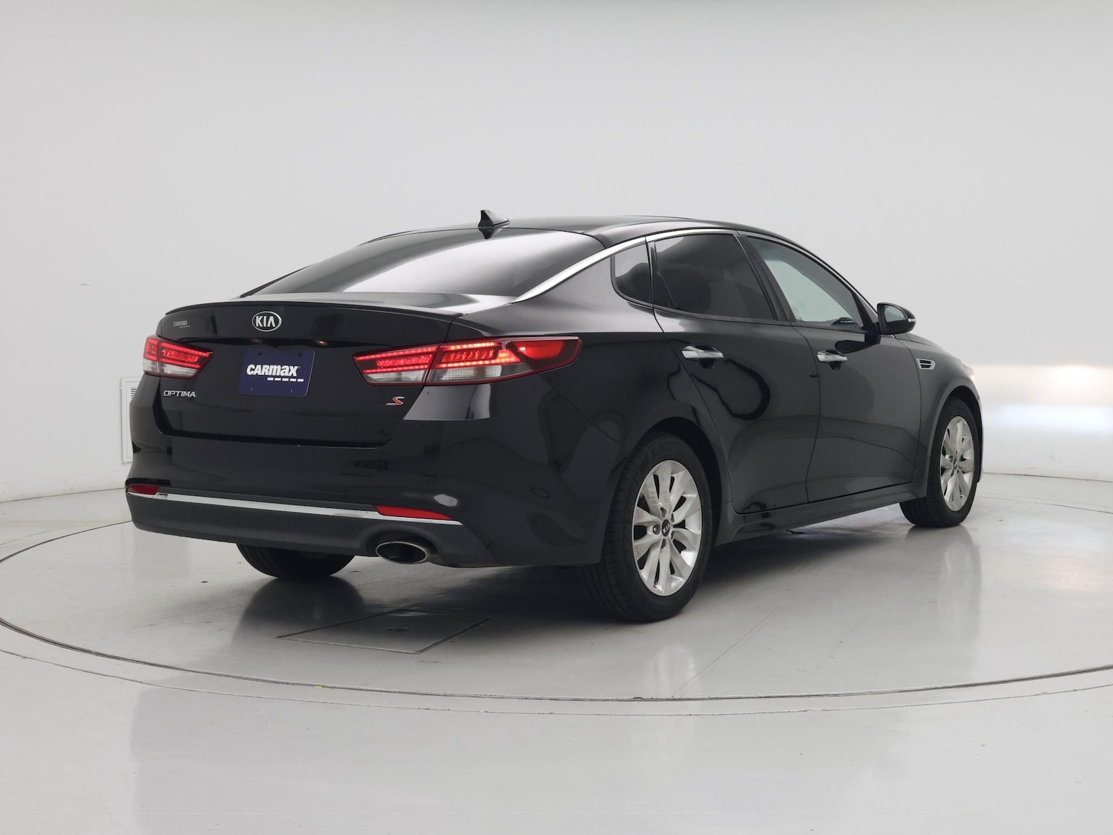 2018 Kia Optima S - Photo 9