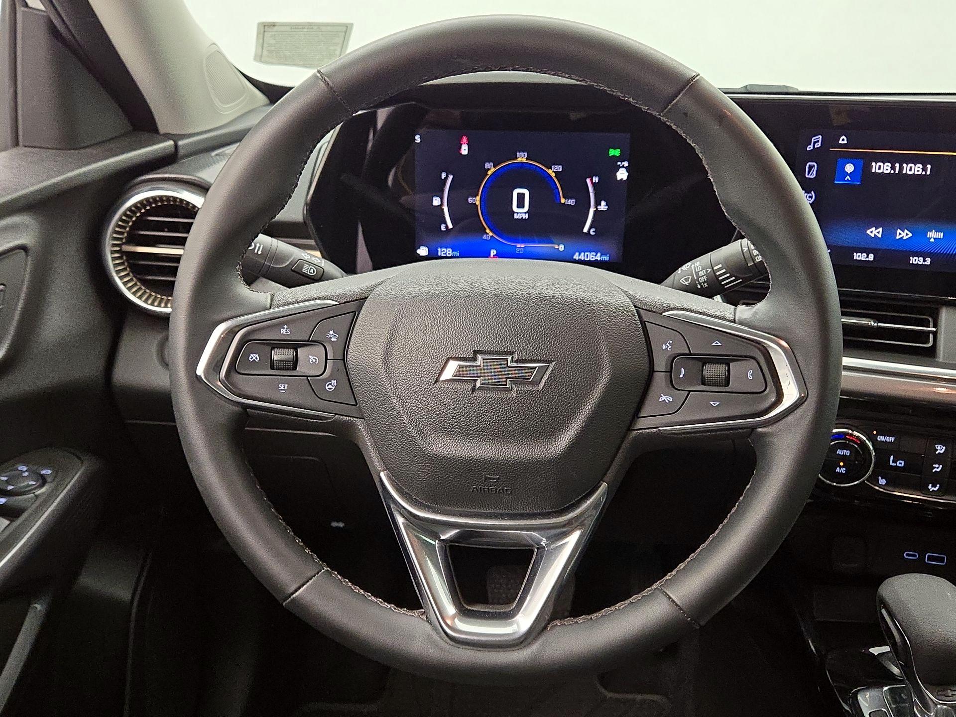 Thumbnail: 2024 Chevrolet Trax - 10