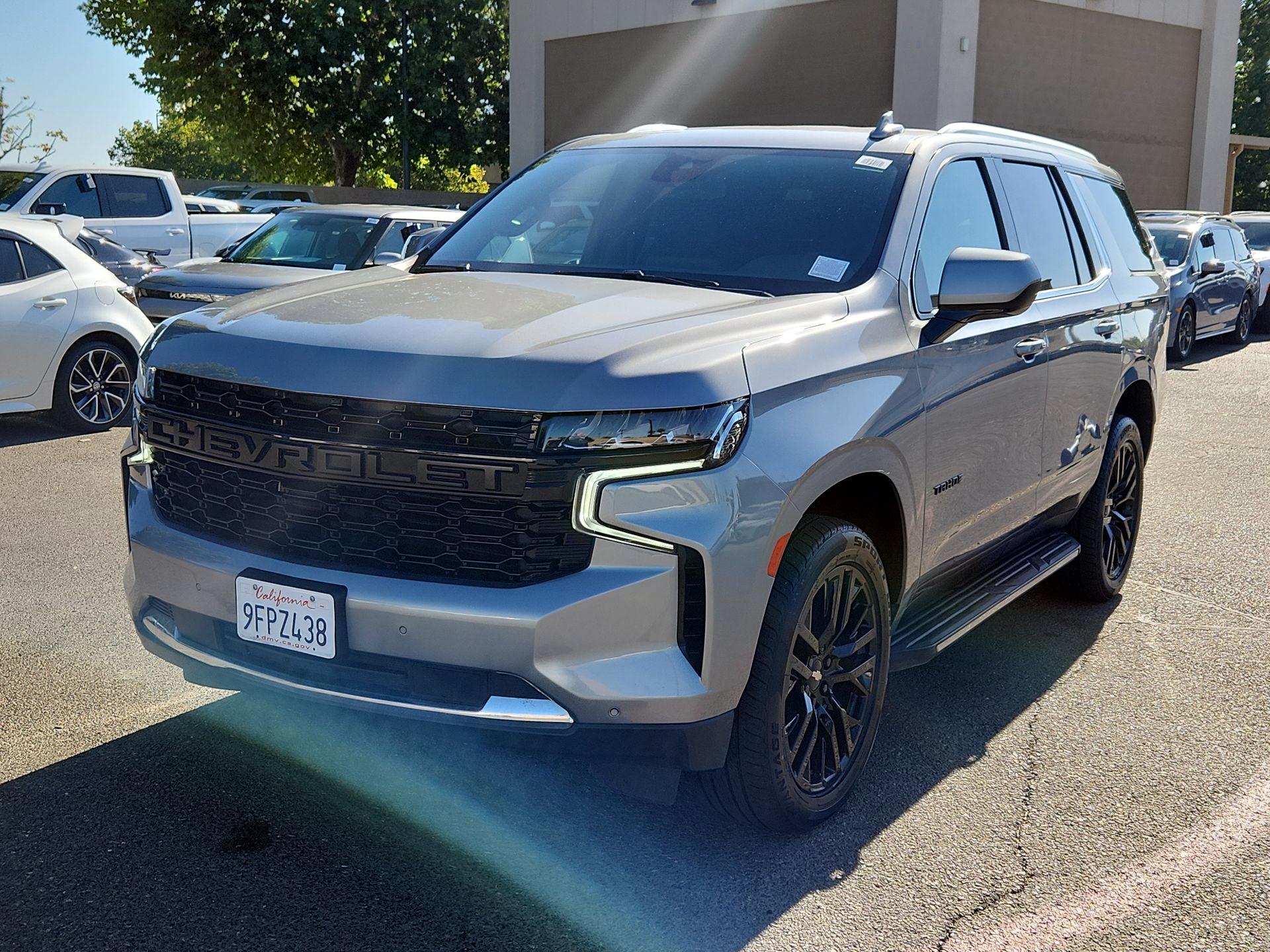 Thumbnail: 2023 Chevrolet Tahoe - 3
