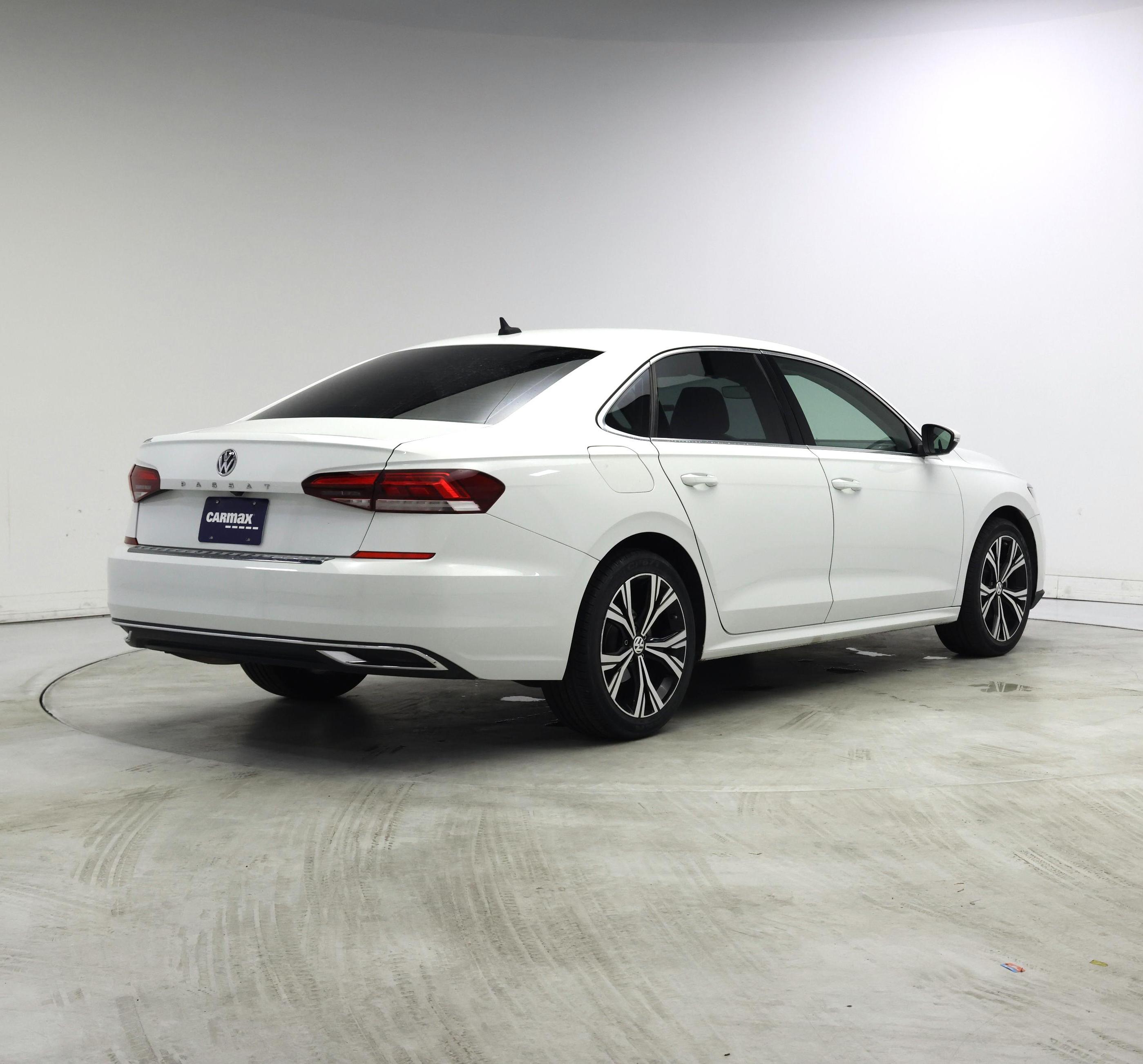 Thumbnail: 2022 Volkswagen Passat - 8