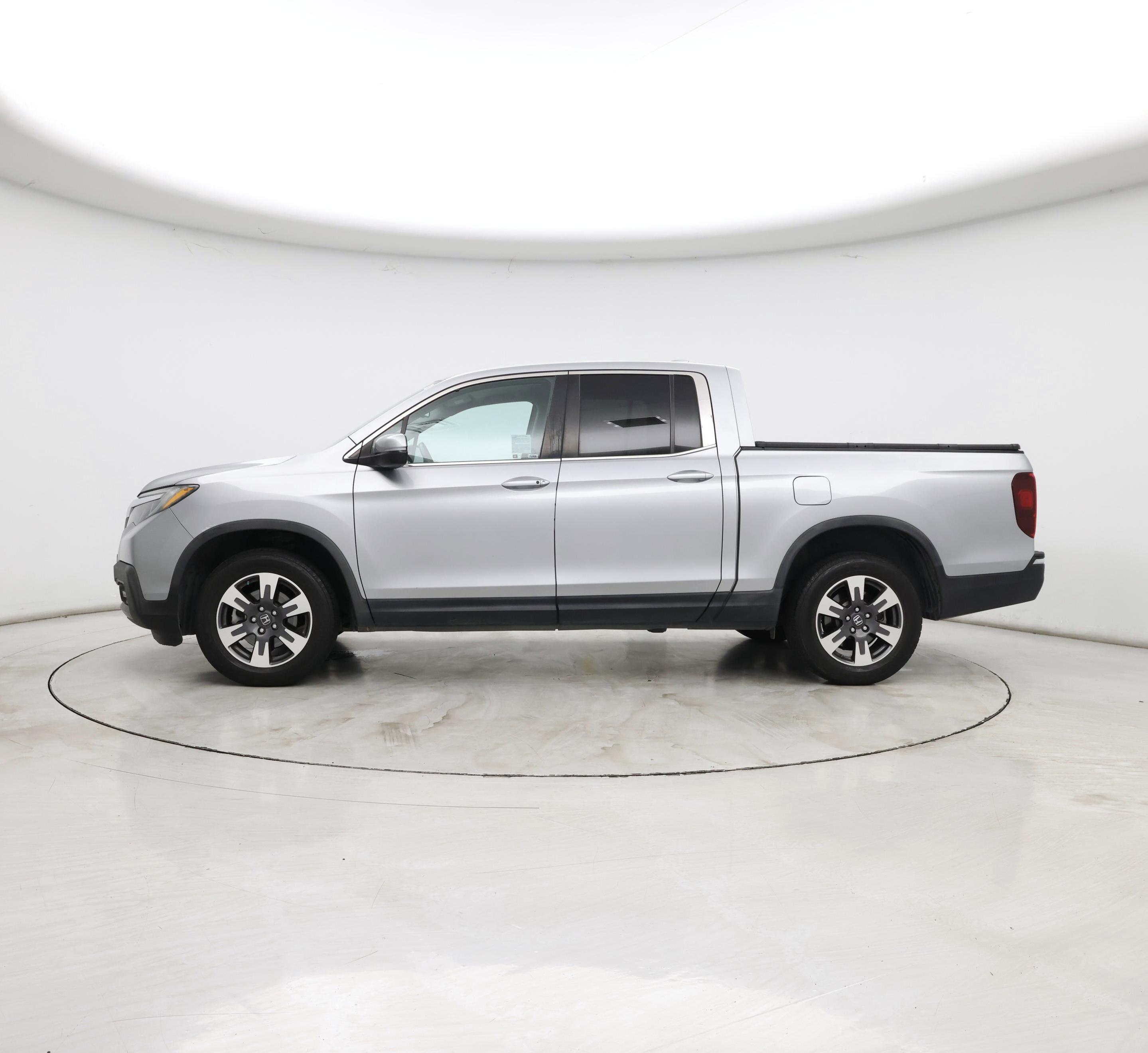 Thumbnail: 2017 Honda Ridgeline - 3