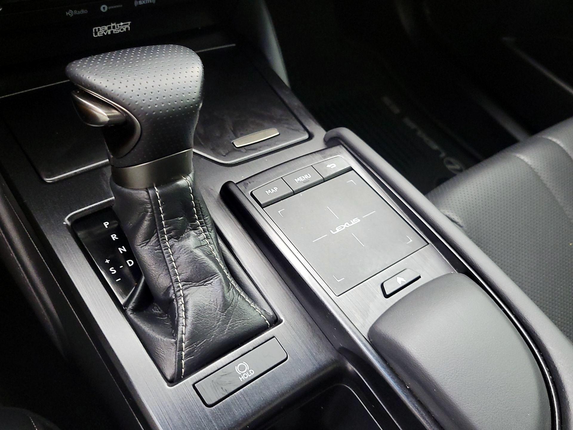 Thumbnail: 2022 Lexus ES - 18