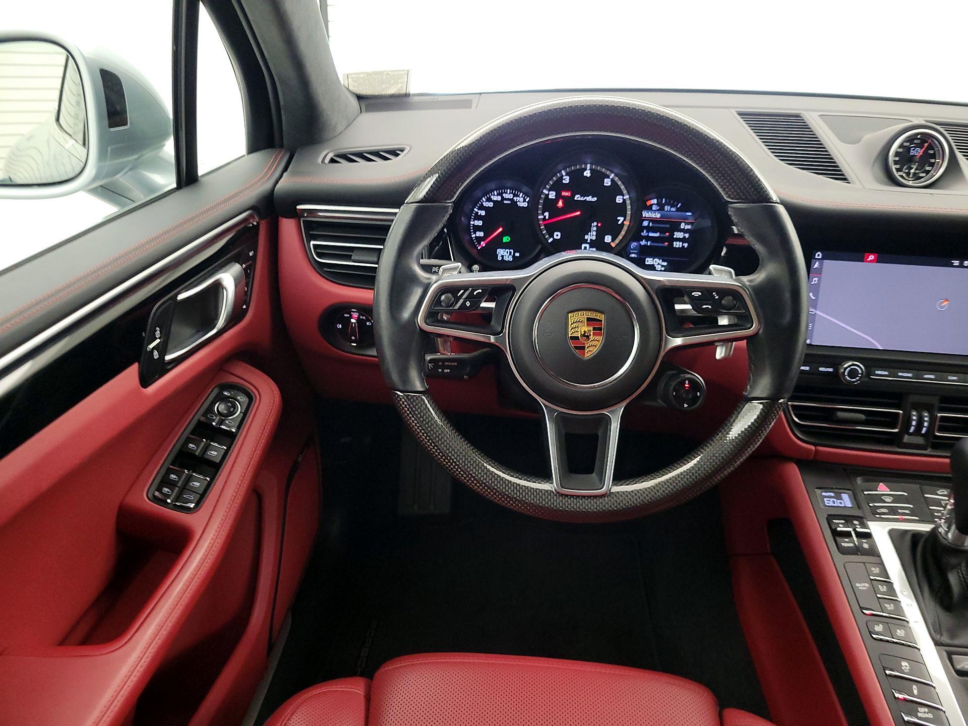 Thumbnail: 2020 Porsche Macan - 10