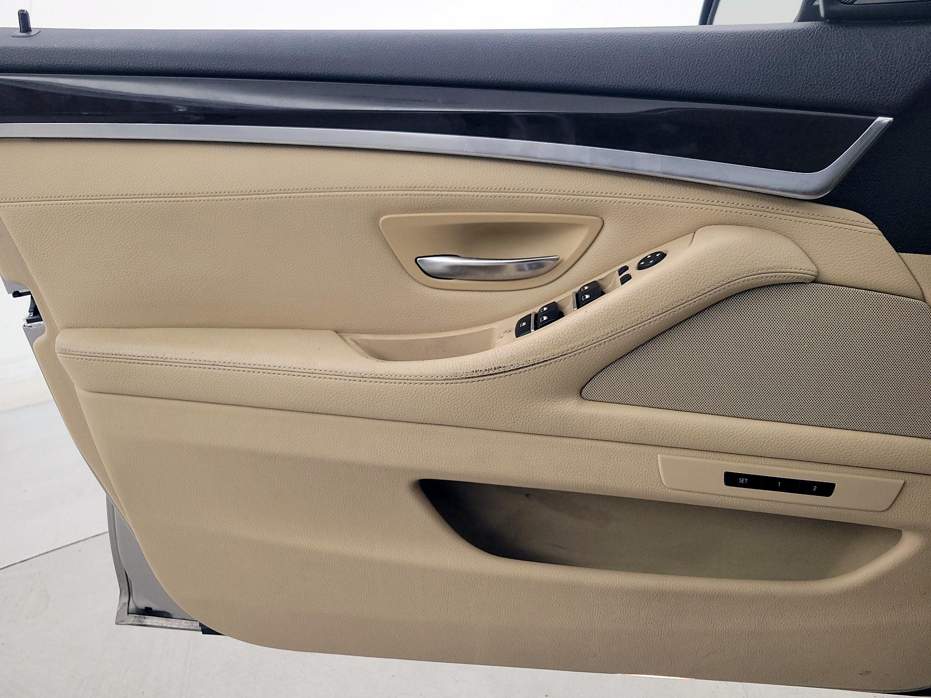 Thumbnail: 2015 BMW 5 Series - 12