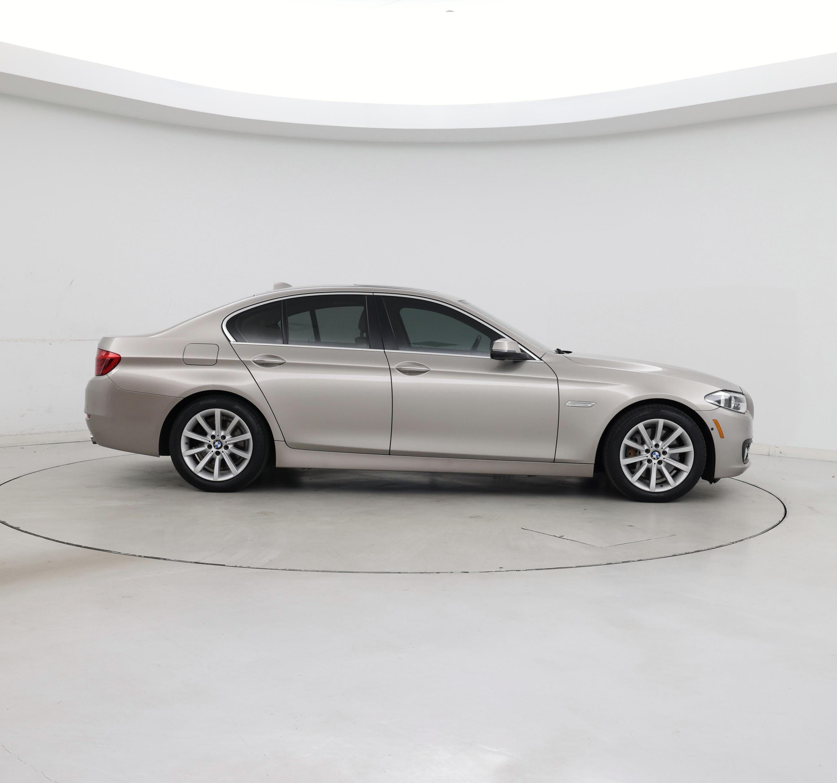 Thumbnail: 2015 BMW 5 Series - 7