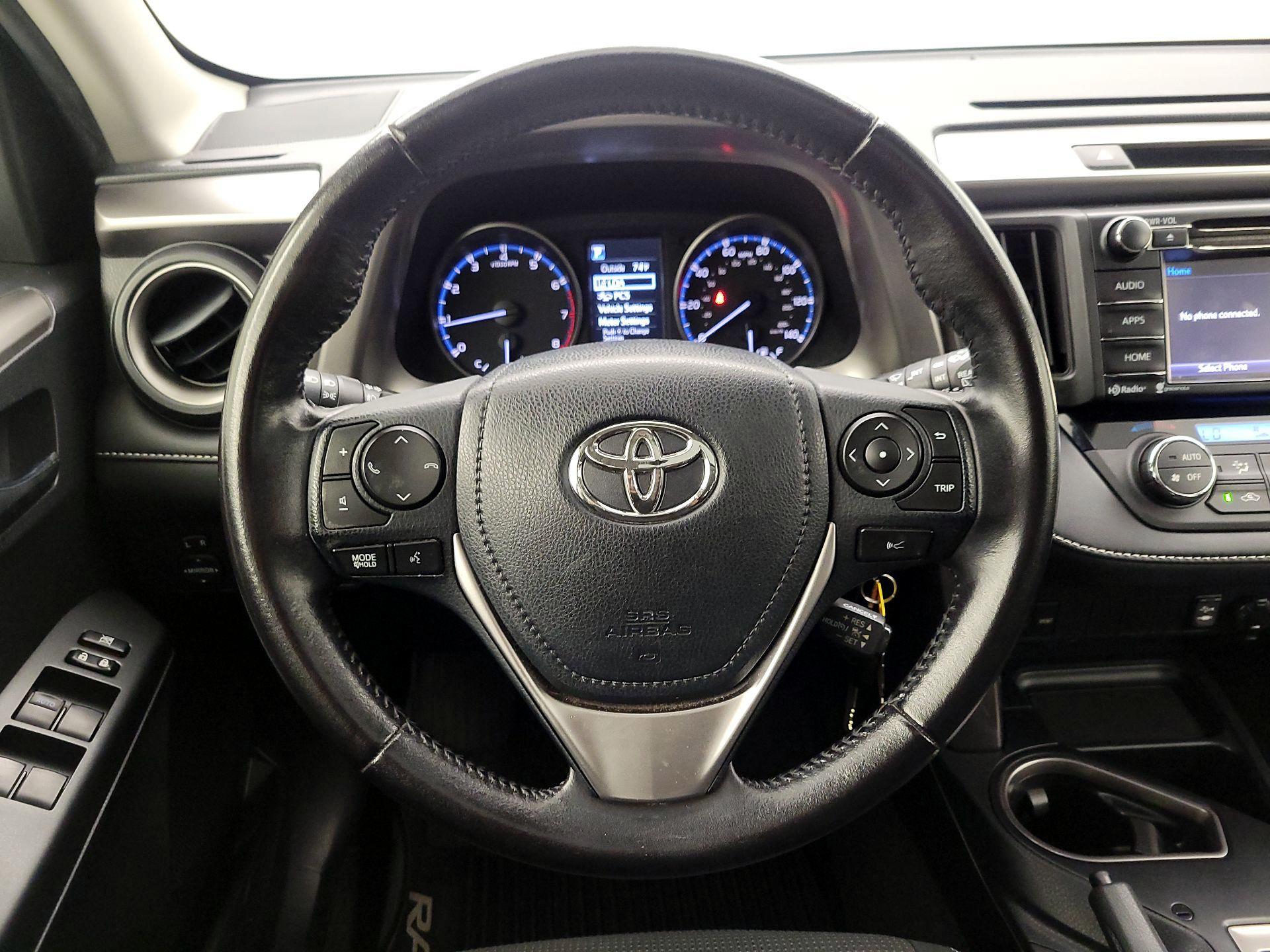 Thumbnail: 2017 Toyota RAV4 - 10