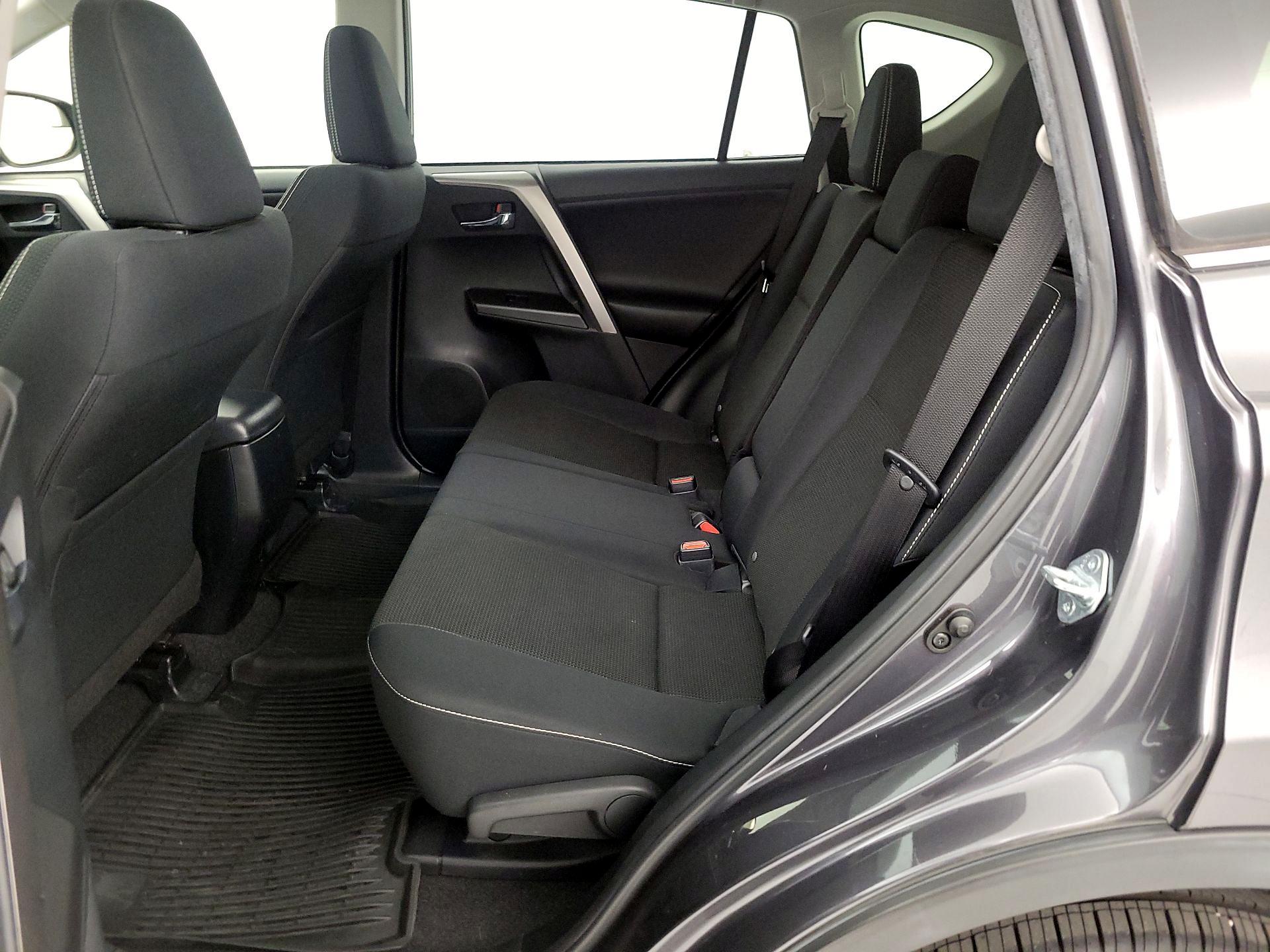 Thumbnail: 2017 Toyota RAV4 - 20