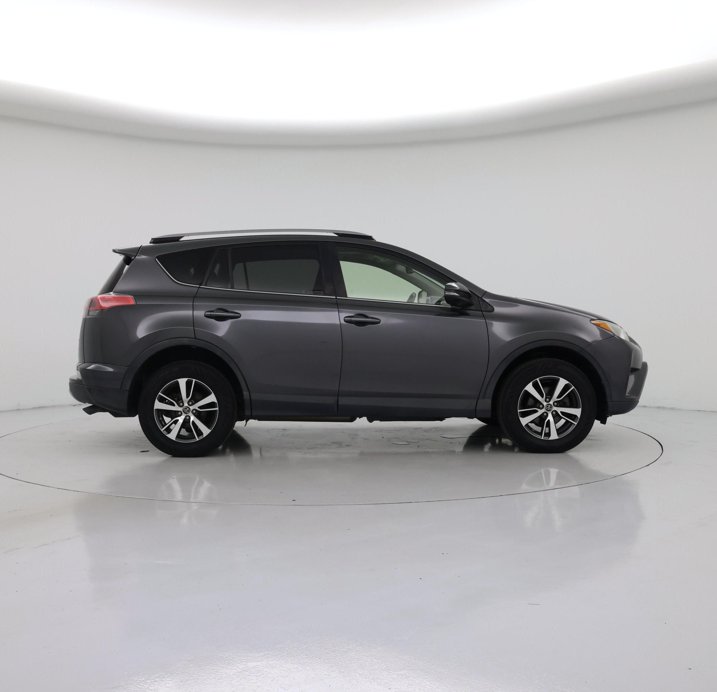 Thumbnail: 2017 Toyota RAV4 - 7