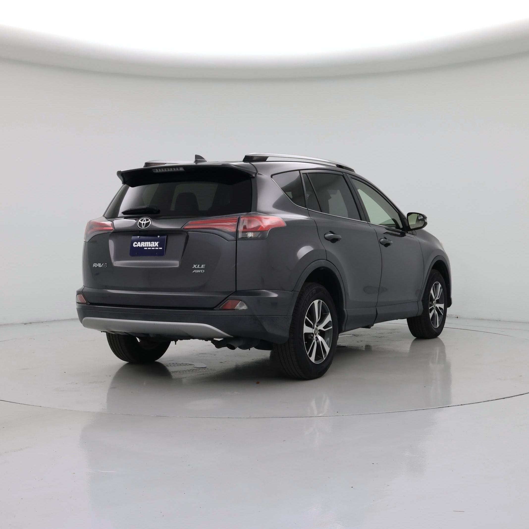Thumbnail: 2017 Toyota RAV4 - 8