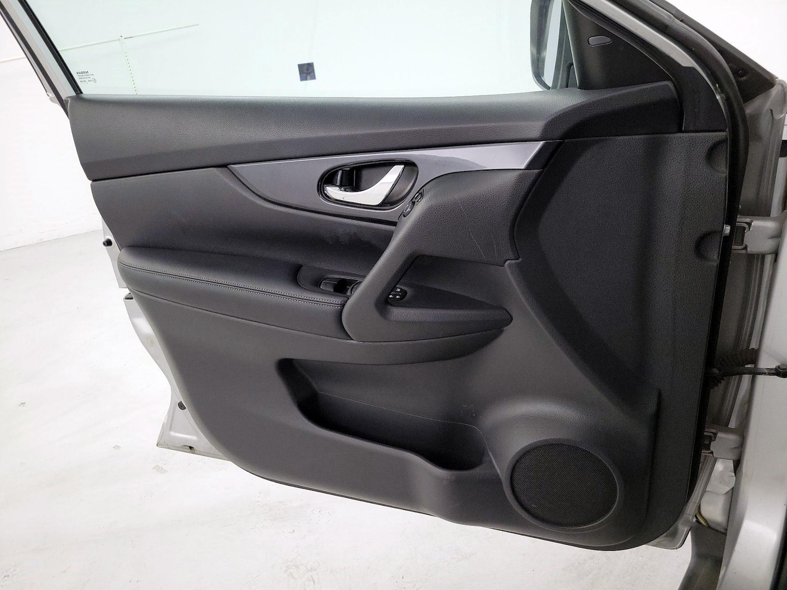 2018 Nissan Rogue SV - Photo 11
