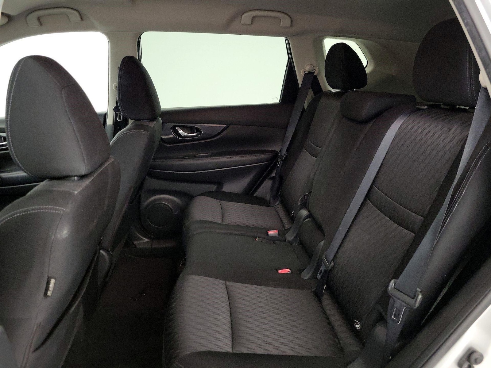 2018 Nissan Rogue SV - Photo 18