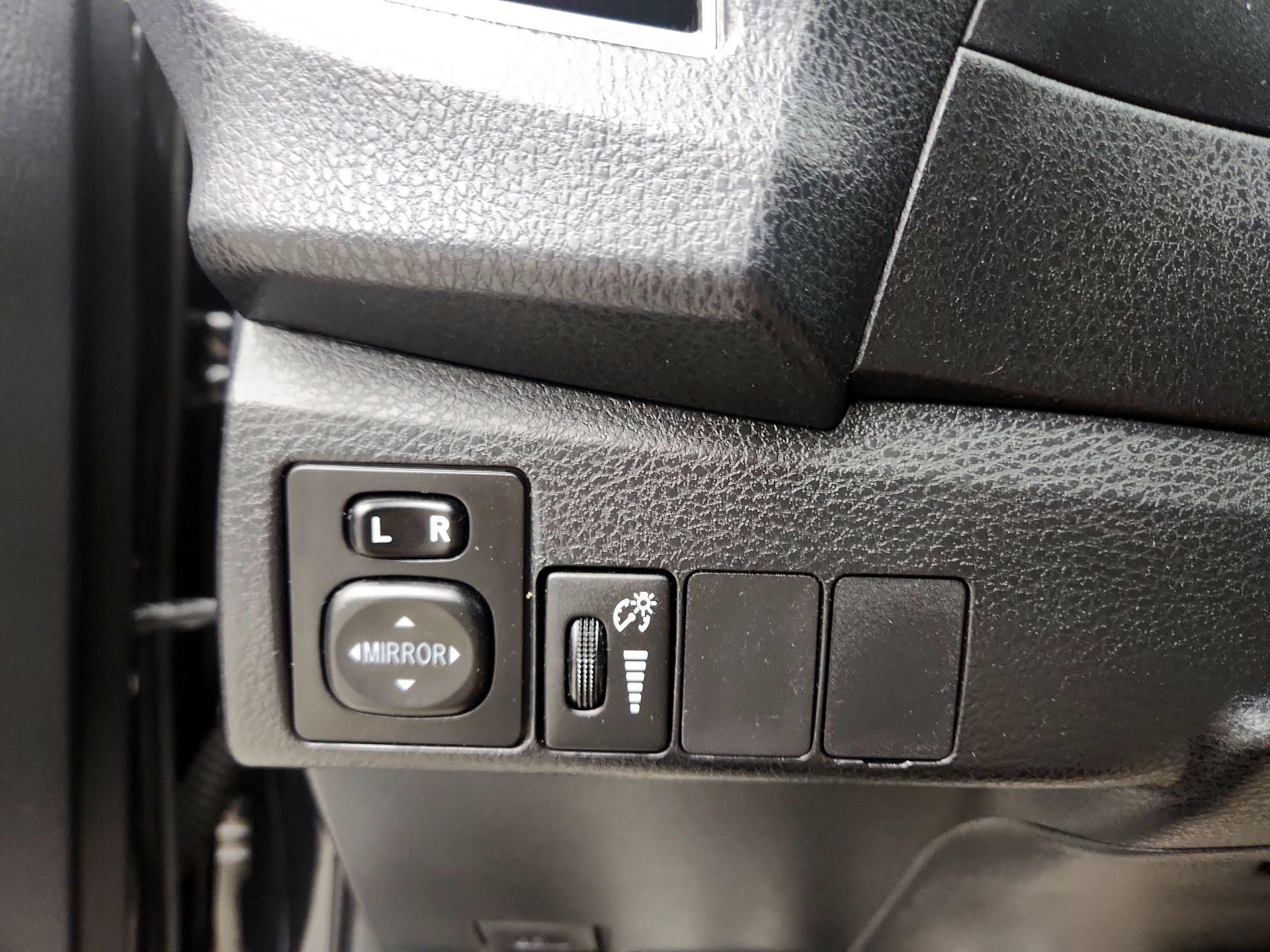 Thumbnail: 2014 Toyota Corolla - 13