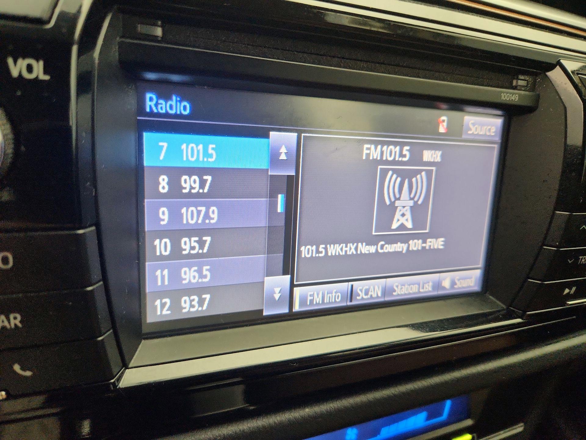 Thumbnail: 2014 Toyota Corolla - 15