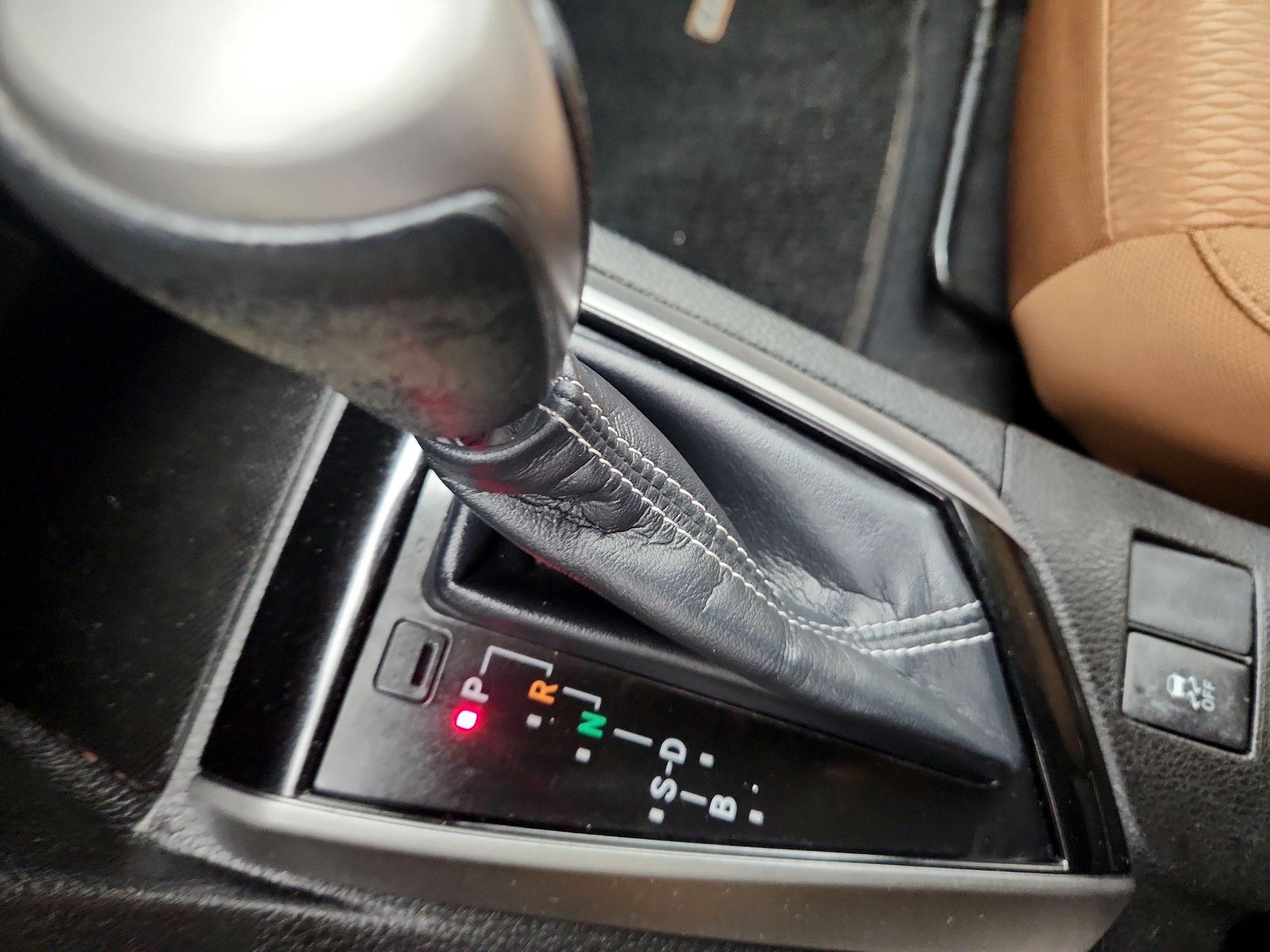 Thumbnail: 2014 Toyota Corolla - 17