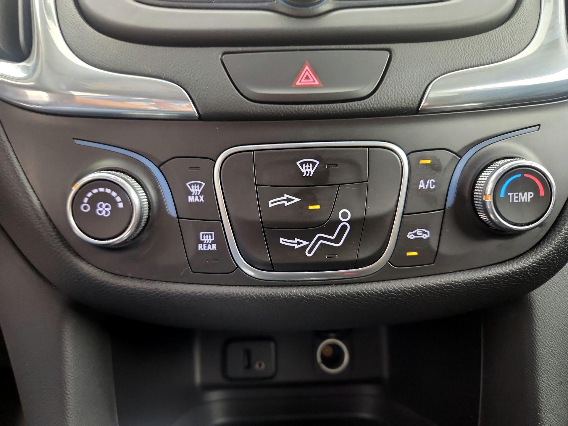 Thumbnail: 2018 Chevrolet Equinox - 16
