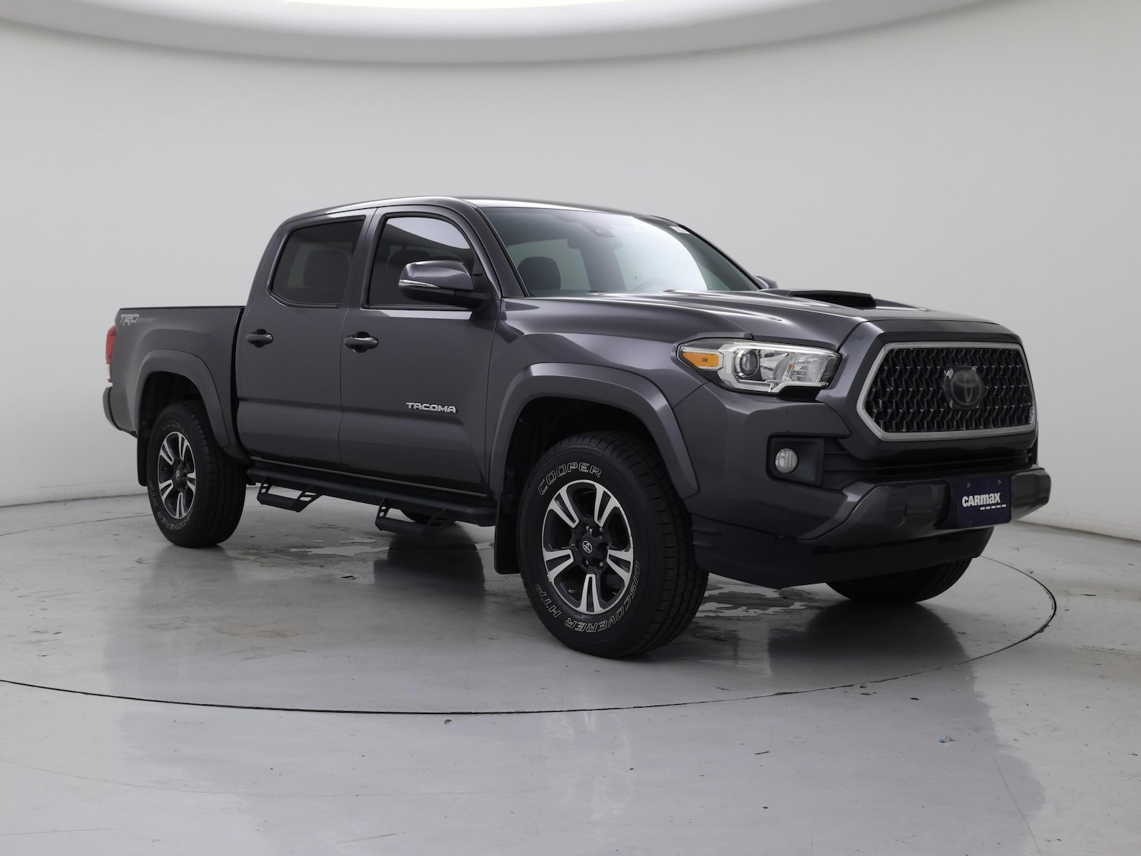 2018 Toyota Tacoma TRD Sport, photo 2