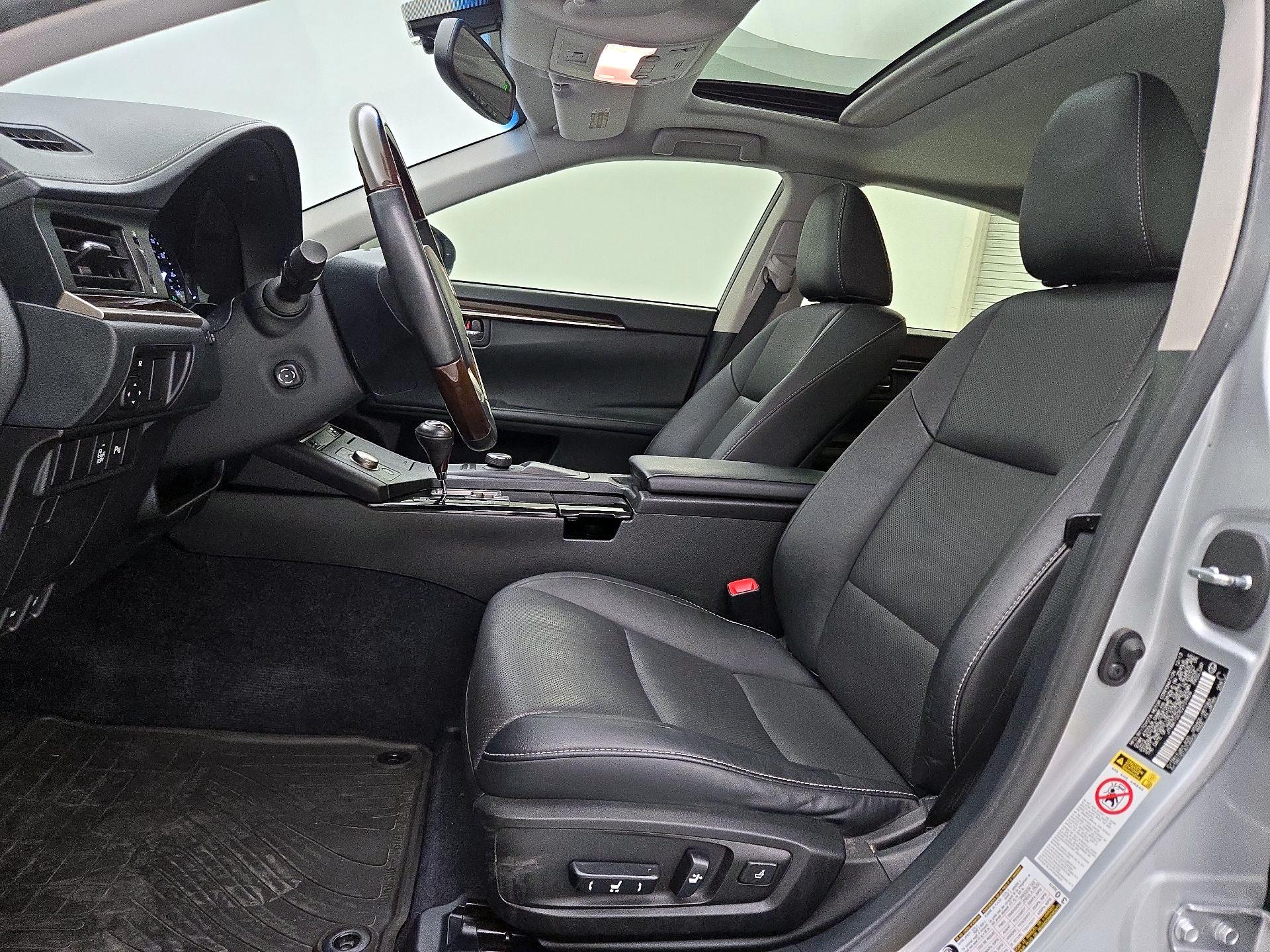Thumbnail: 2014 Lexus ES - 11