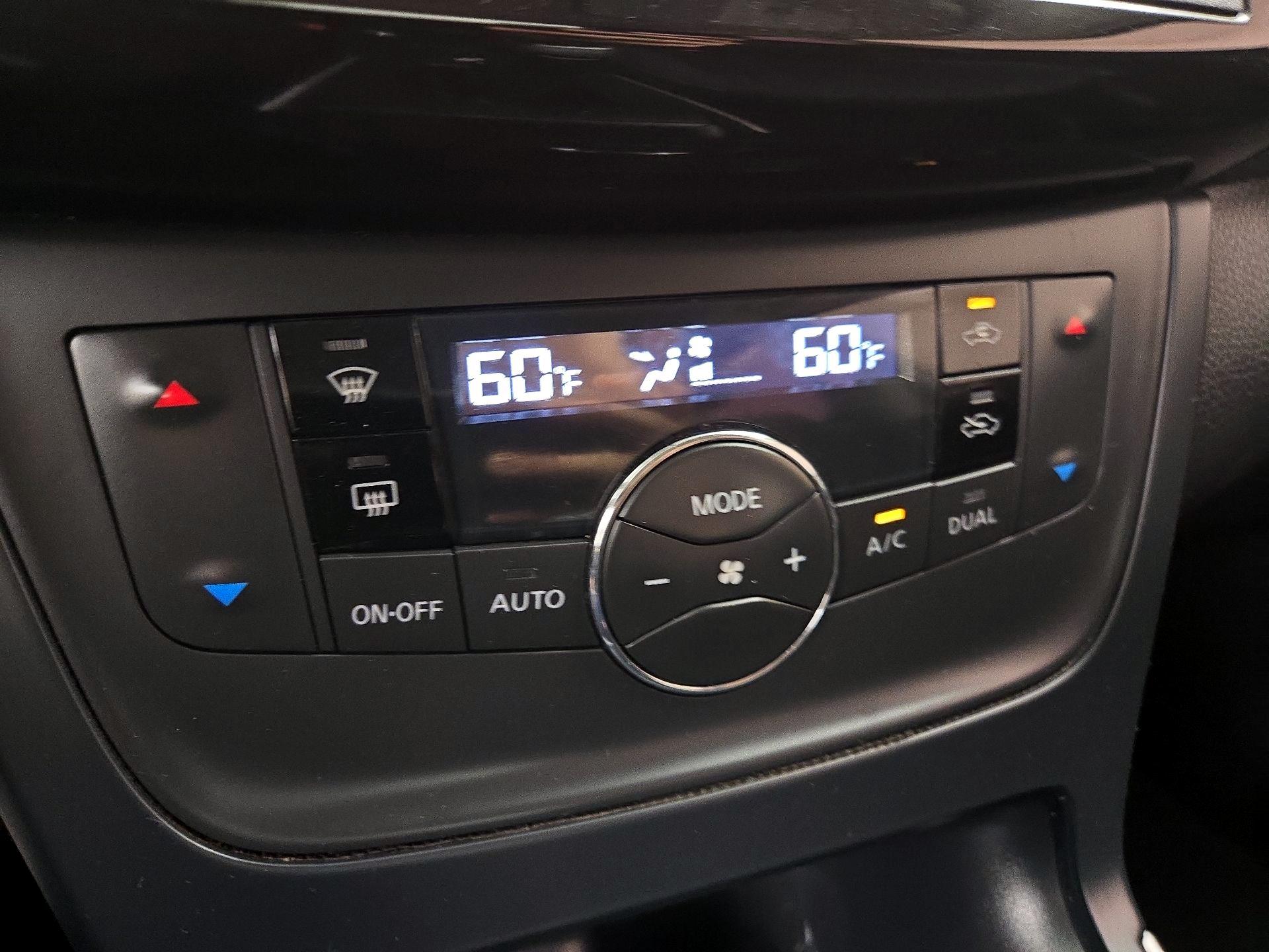 Thumbnail: 2019 Nissan Sentra - 16