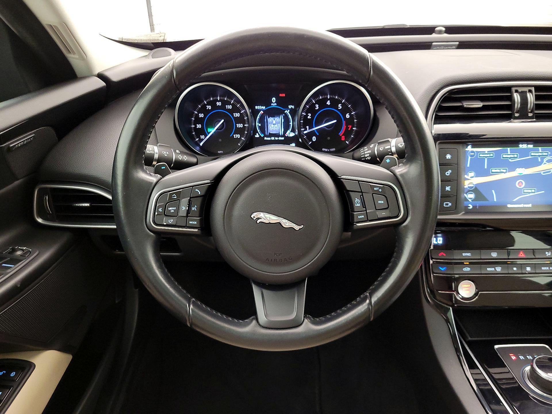 Thumbnail: 2017 Jaguar XE - 10