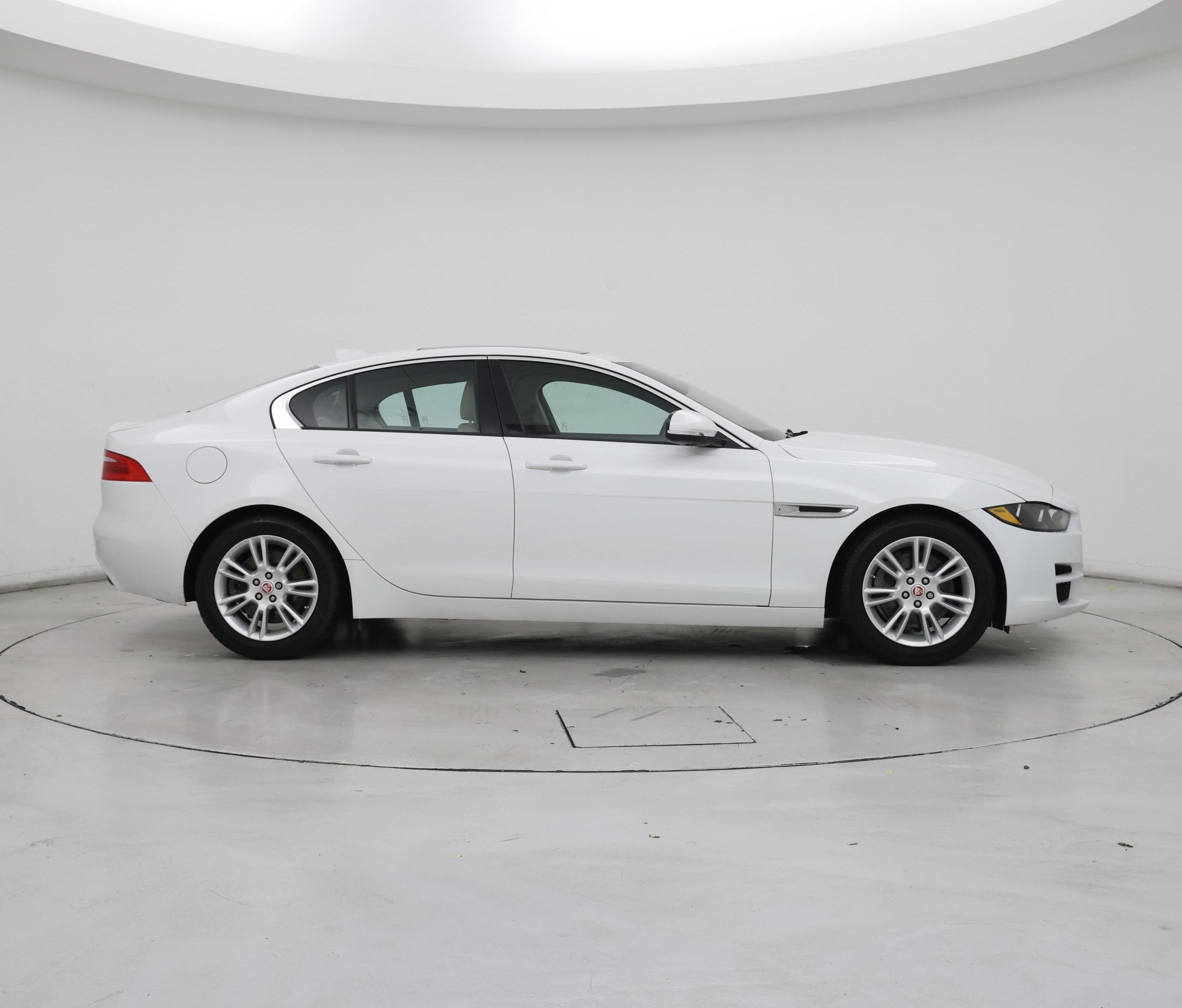 Thumbnail: 2017 Jaguar XE - 7