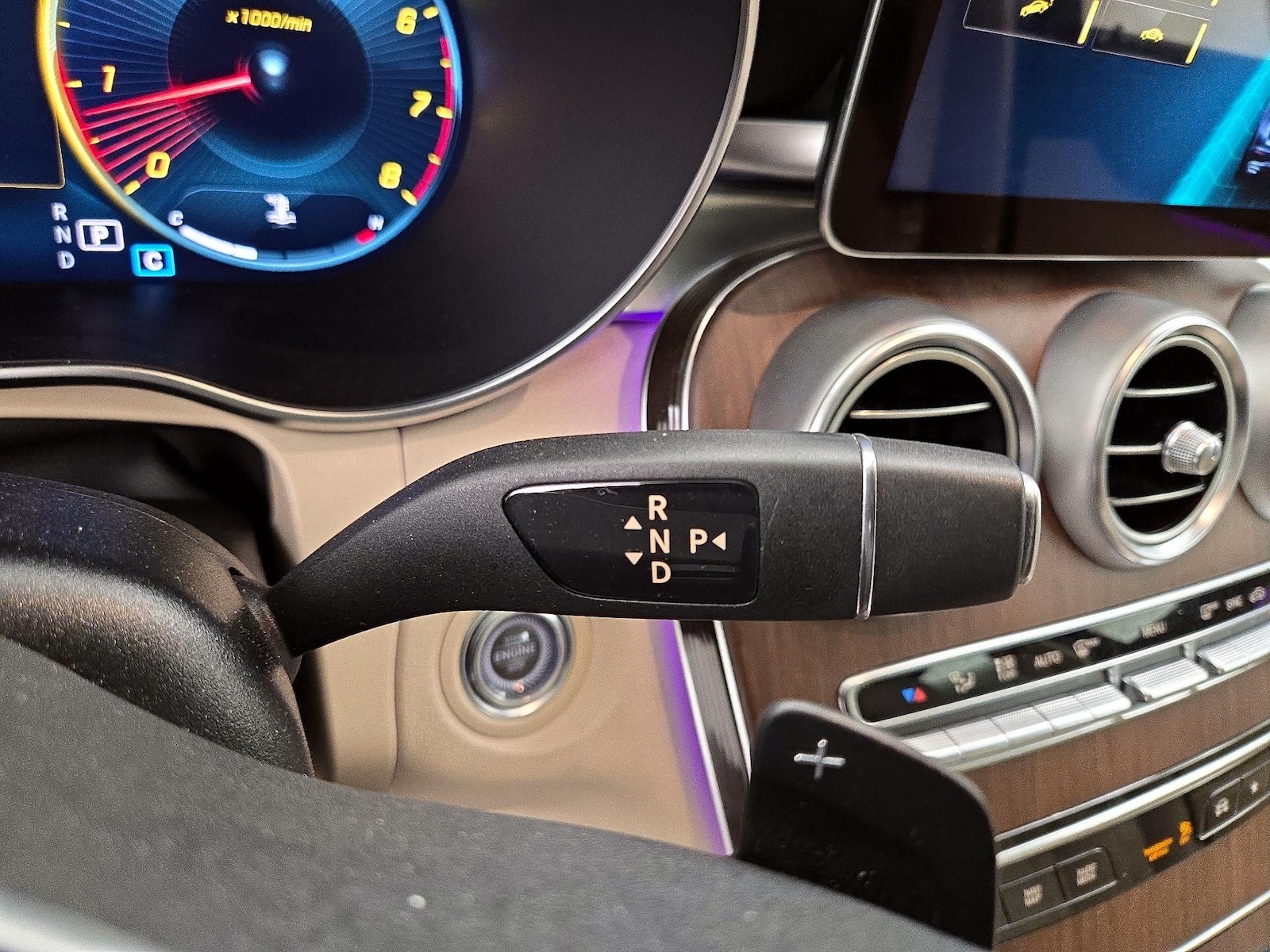 2022 Mercedes-Benz GLC GLC300 - Photo 18