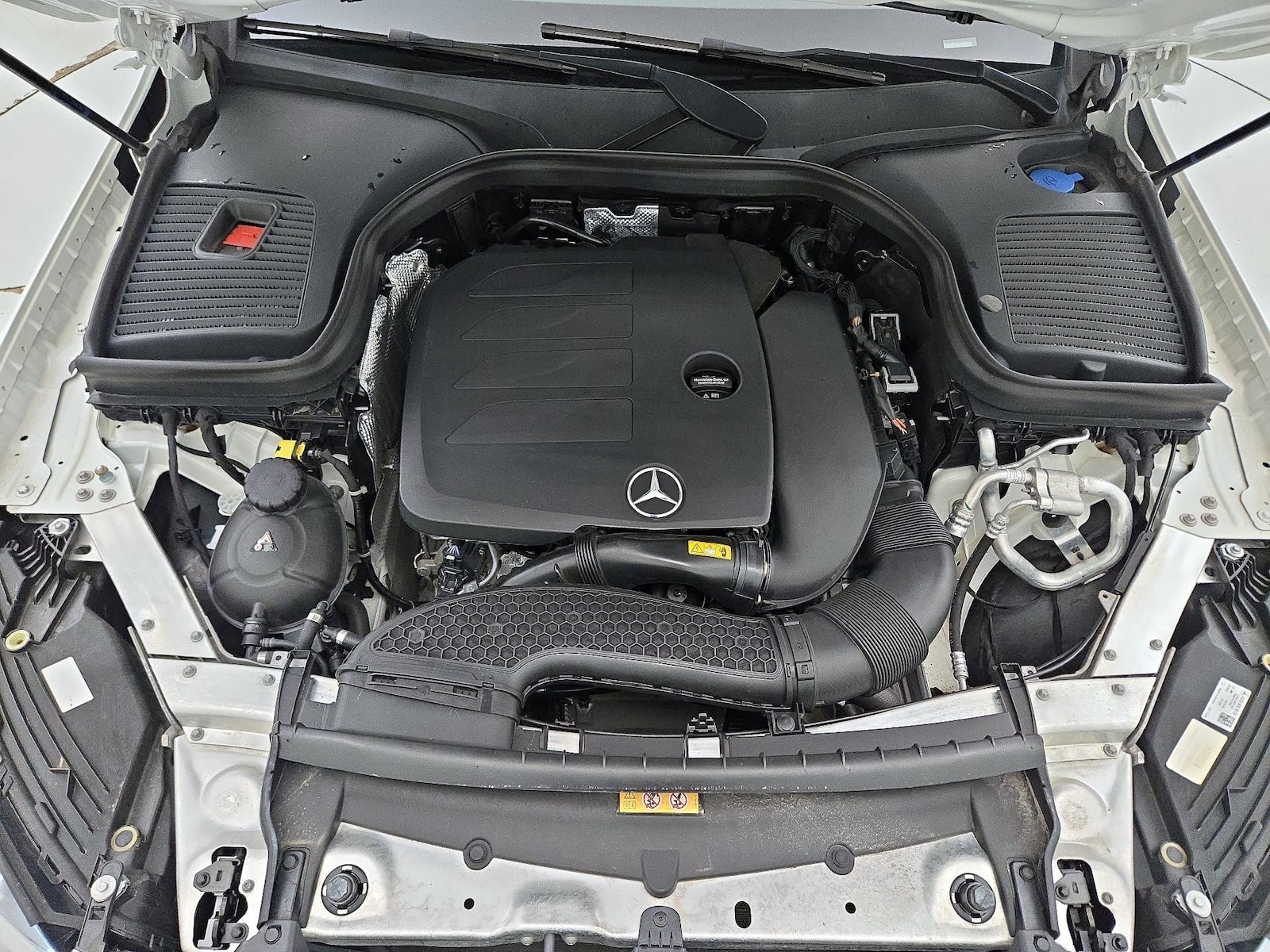 2022 Mercedes-Benz GLC GLC300 - Photo 23