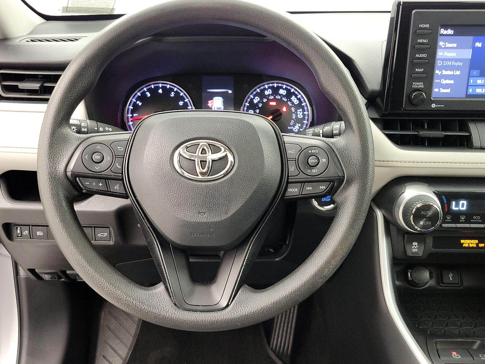 Thumbnail: 2021 Toyota RAV4 - 10