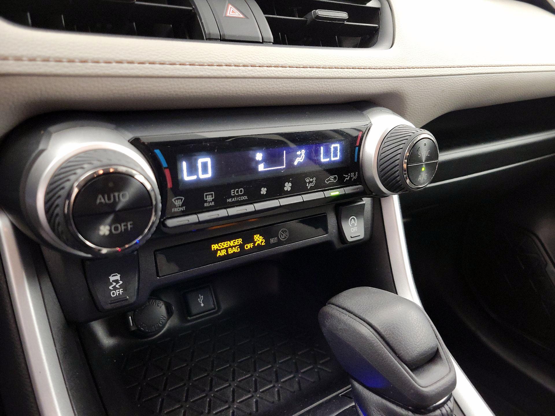 Thumbnail: 2021 Toyota RAV4 - 16